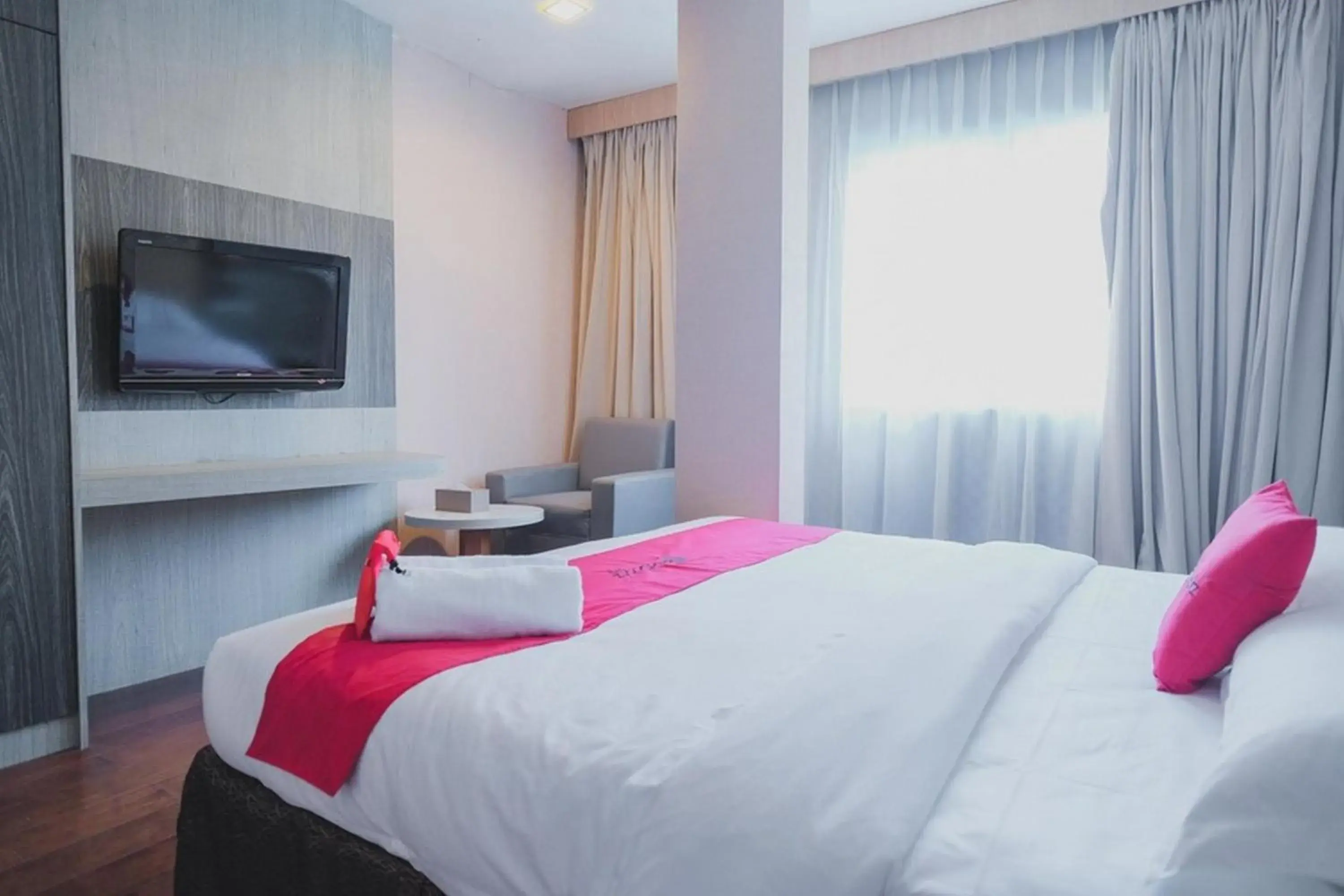 Bed in RedDoorz Plus near Gold Coast Ferry Terminal Batam Bed in RedDoorz Plus near Gold Coast Ferry Terminal Batam