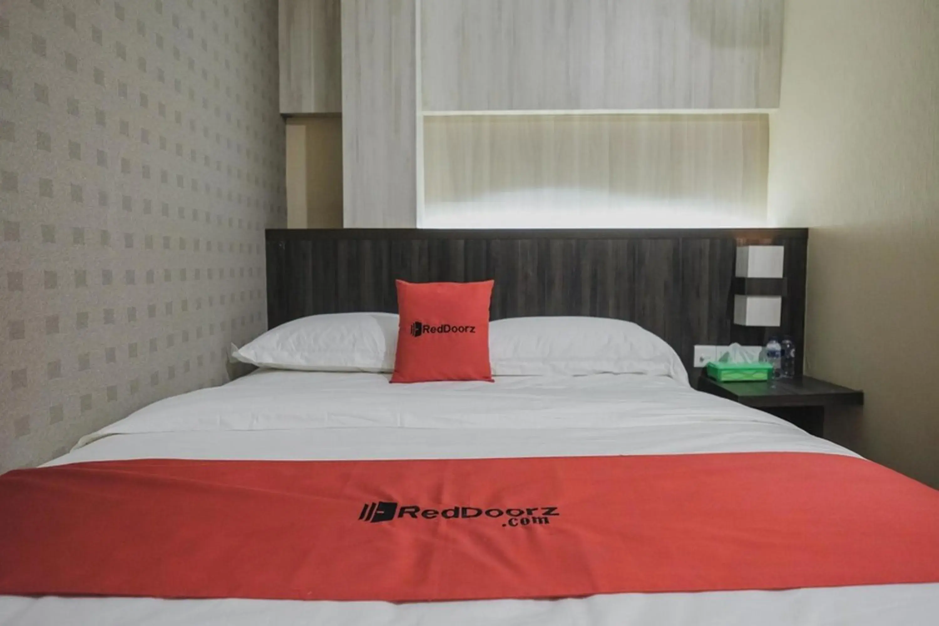 Bed in RedDoorz Plus near Gold Coast Ferry Terminal Batam Bed in RedDoorz Plus near Gold Coast Ferry Terminal Batam