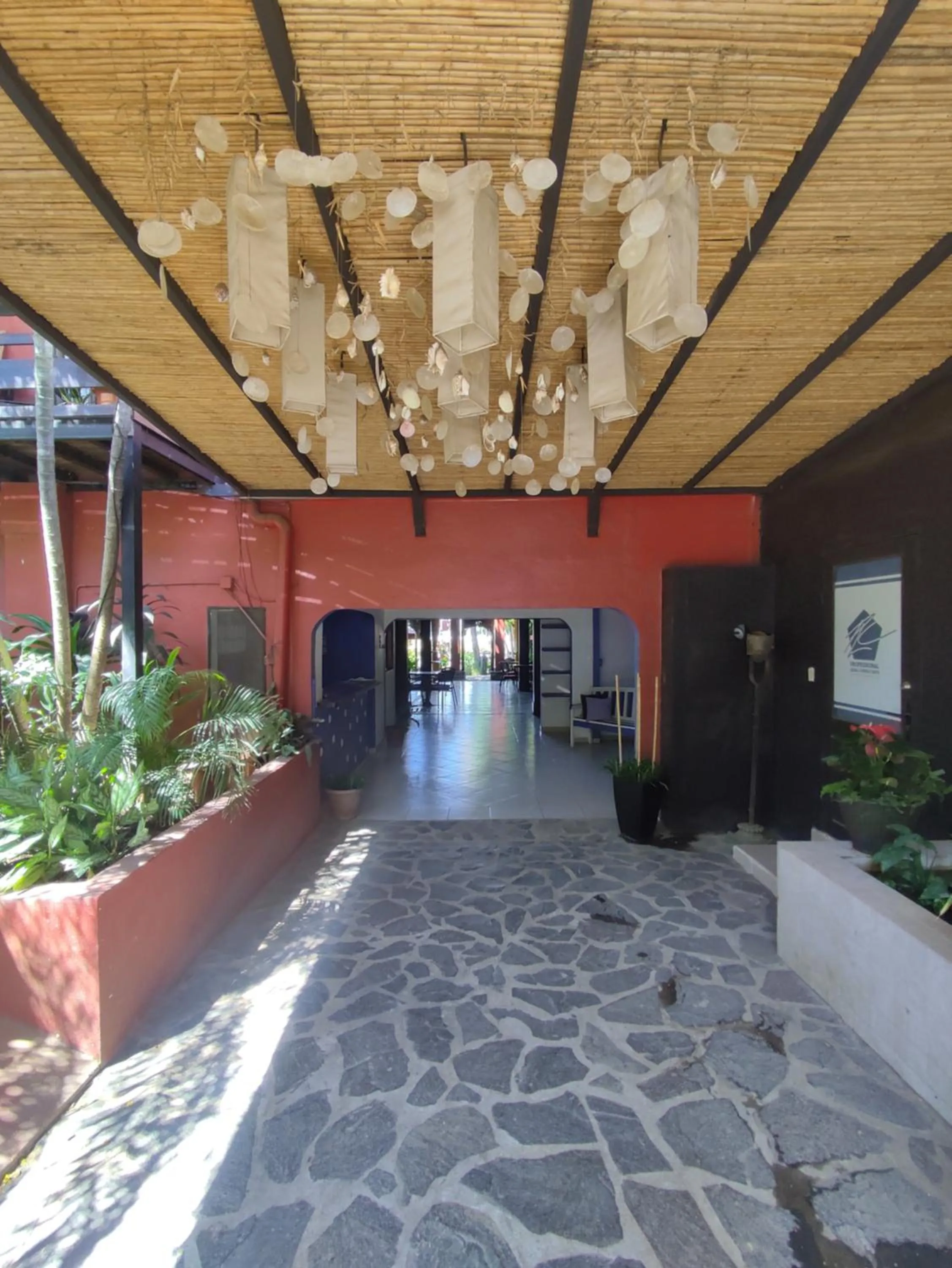 Facade/entrance in Hotel Laguna del Cocodrilo
