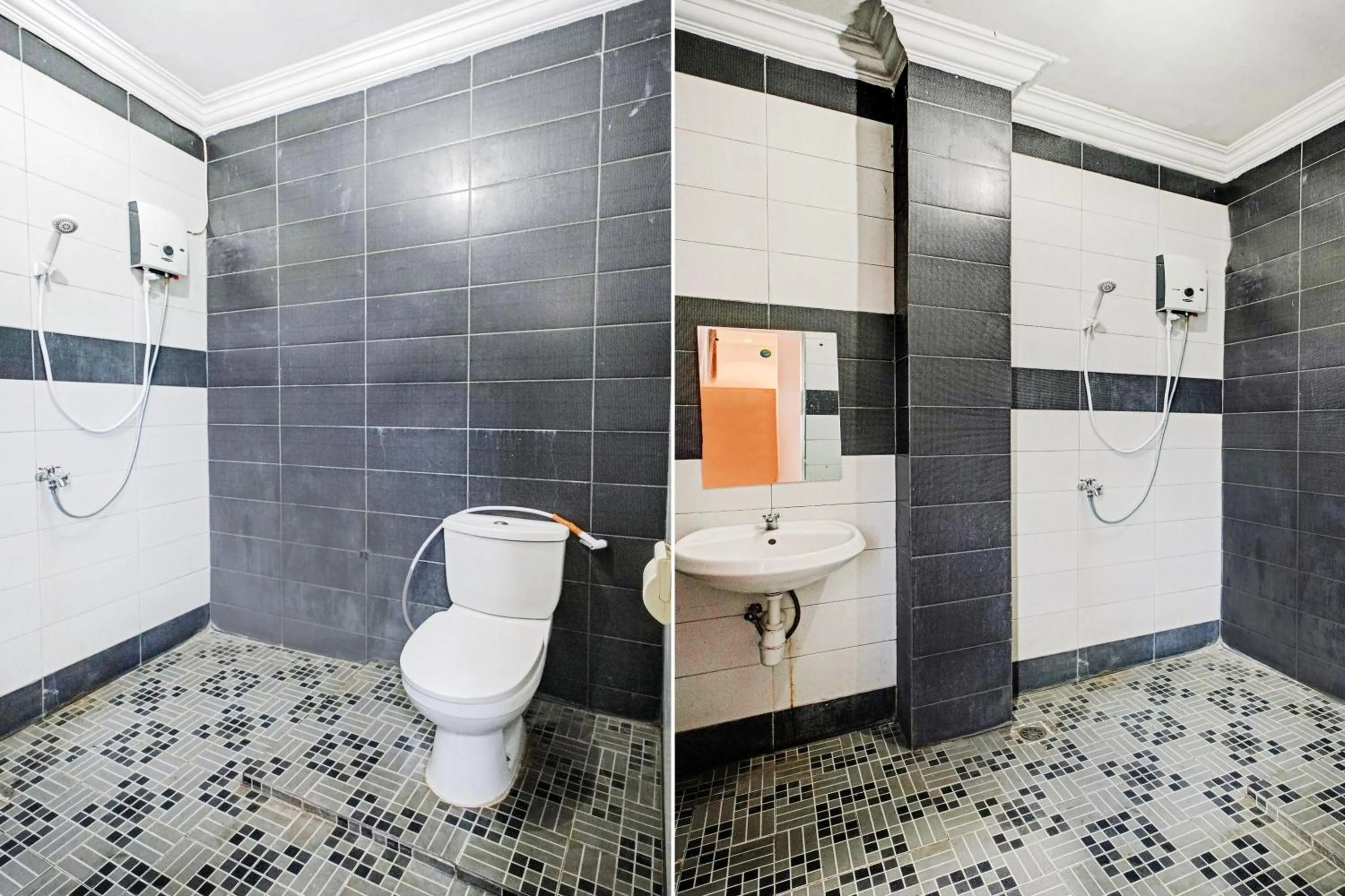 Bathroom in OYO 90450 Sentra Inn