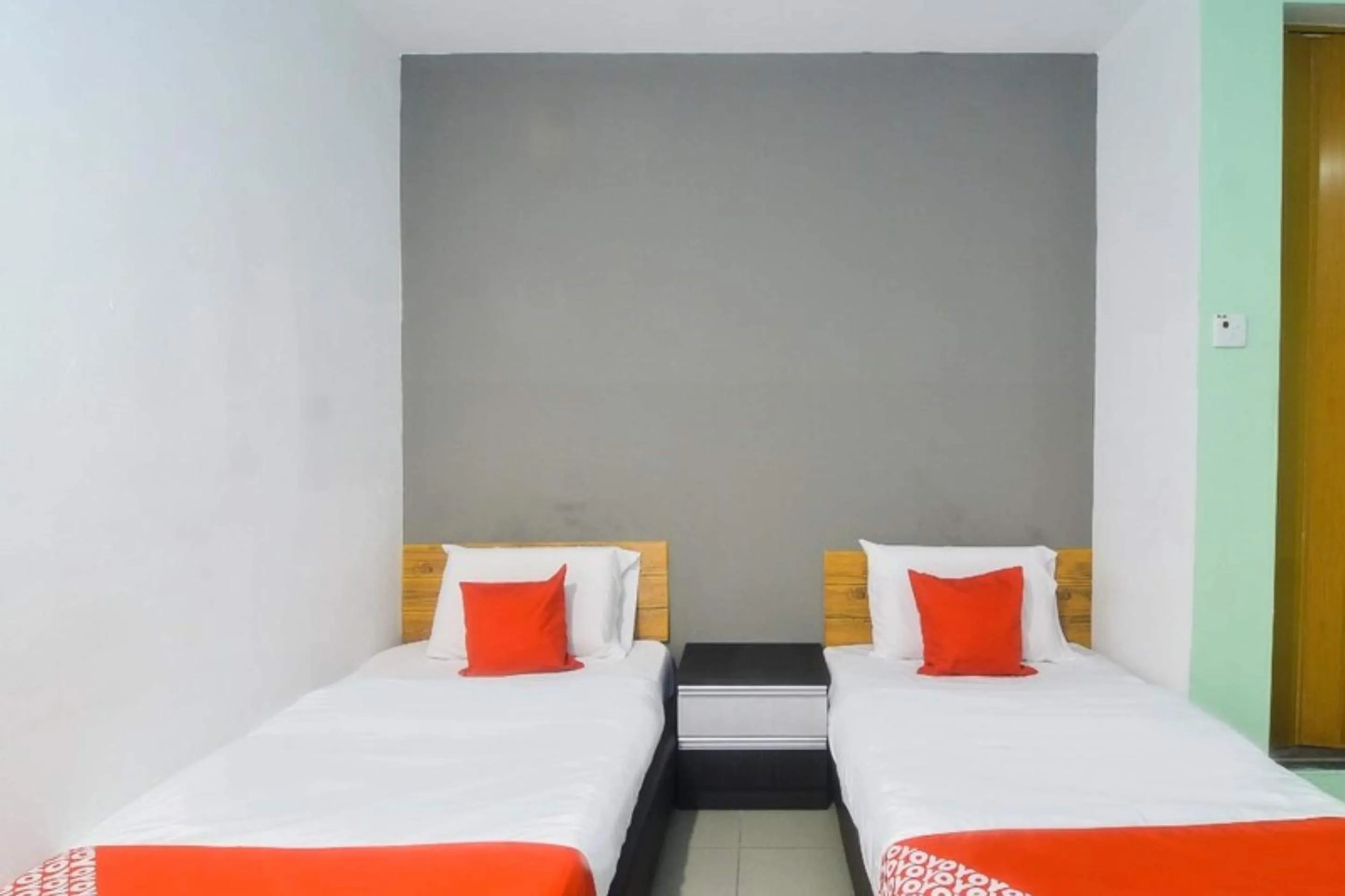 Bedroom in OYO 89465 Golden Lounge