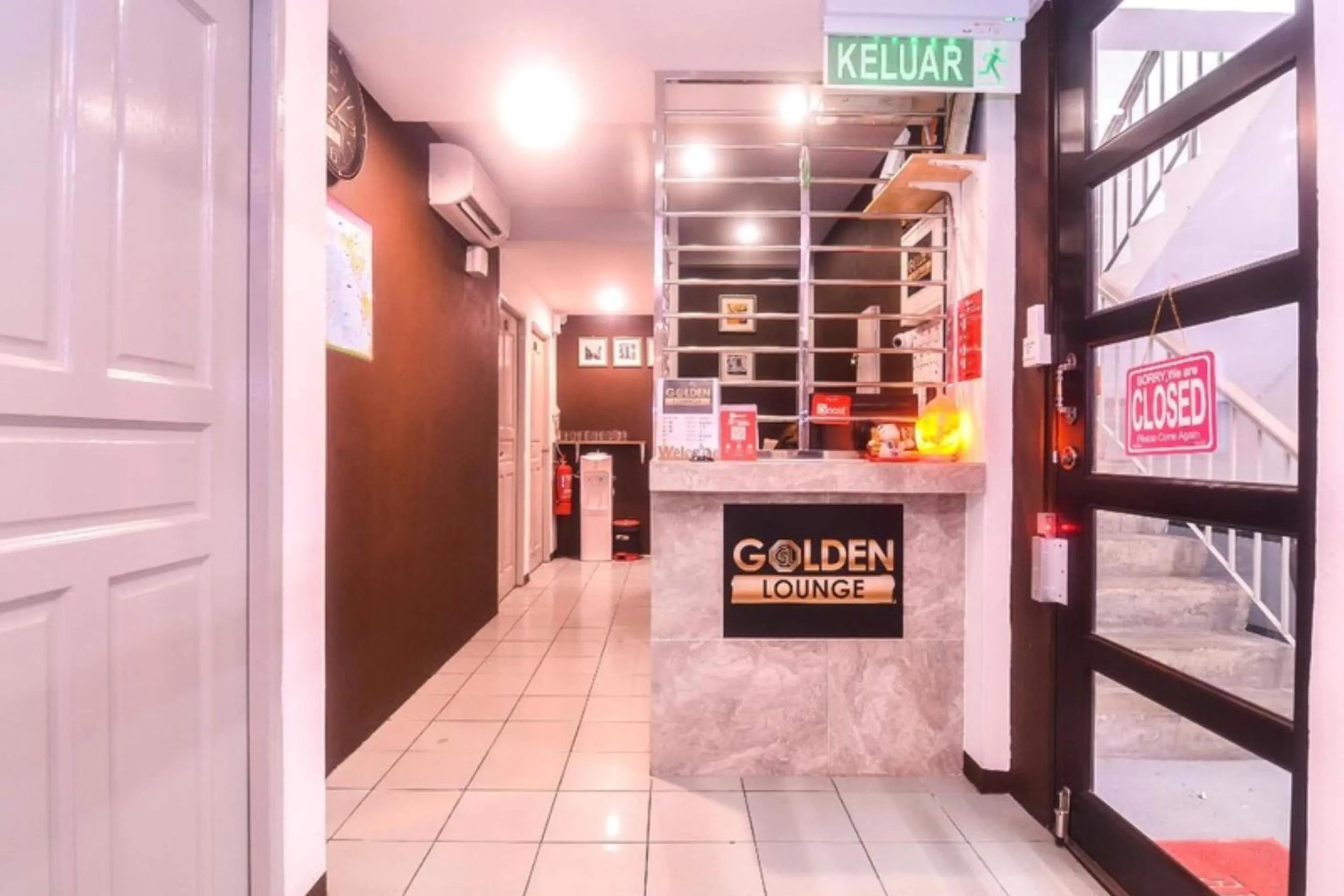 Lobby or reception in OYO 89465 Golden Lounge