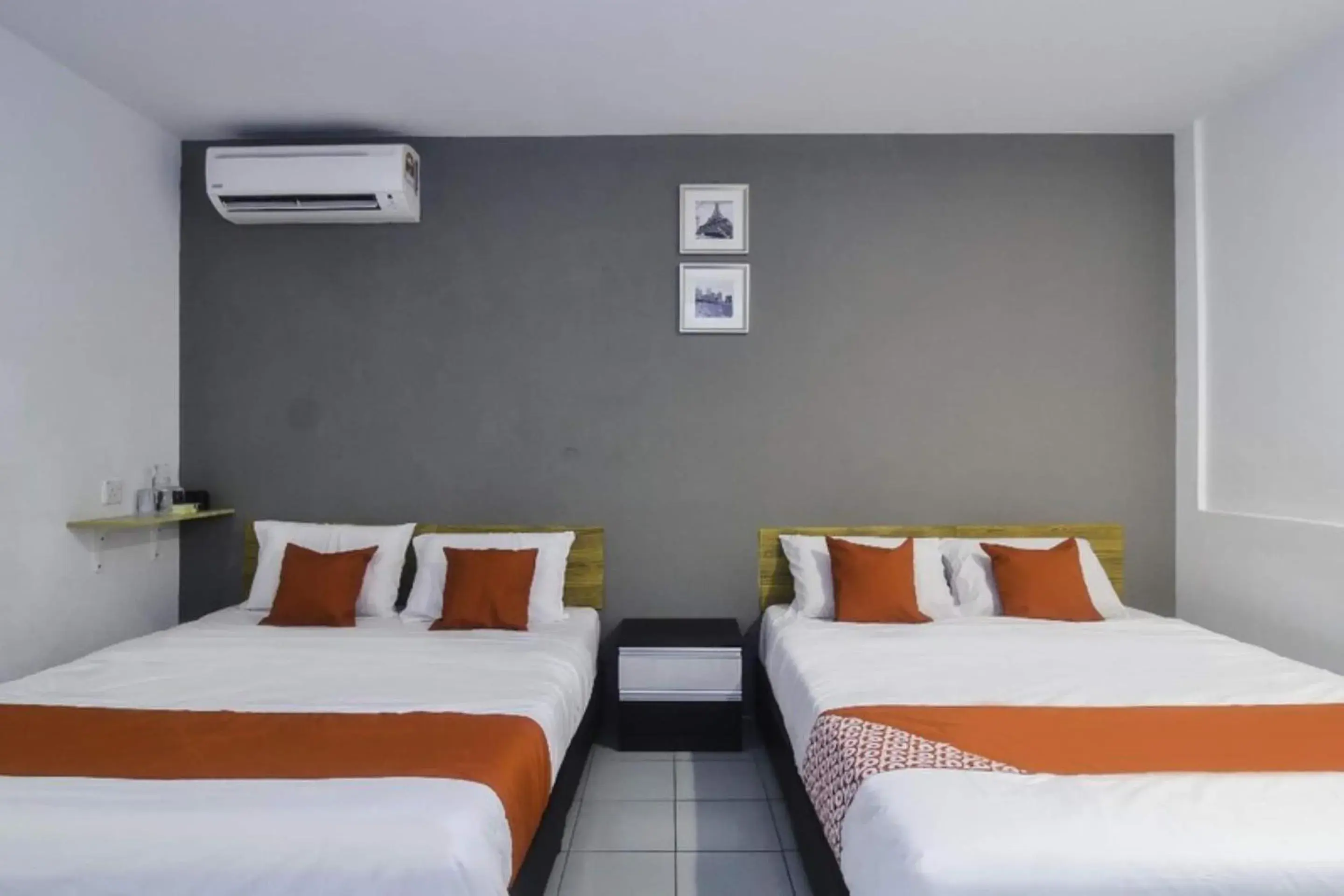 Bedroom in OYO 89465 Golden Lounge Bedroom in OYO 89465 Golden Lounge