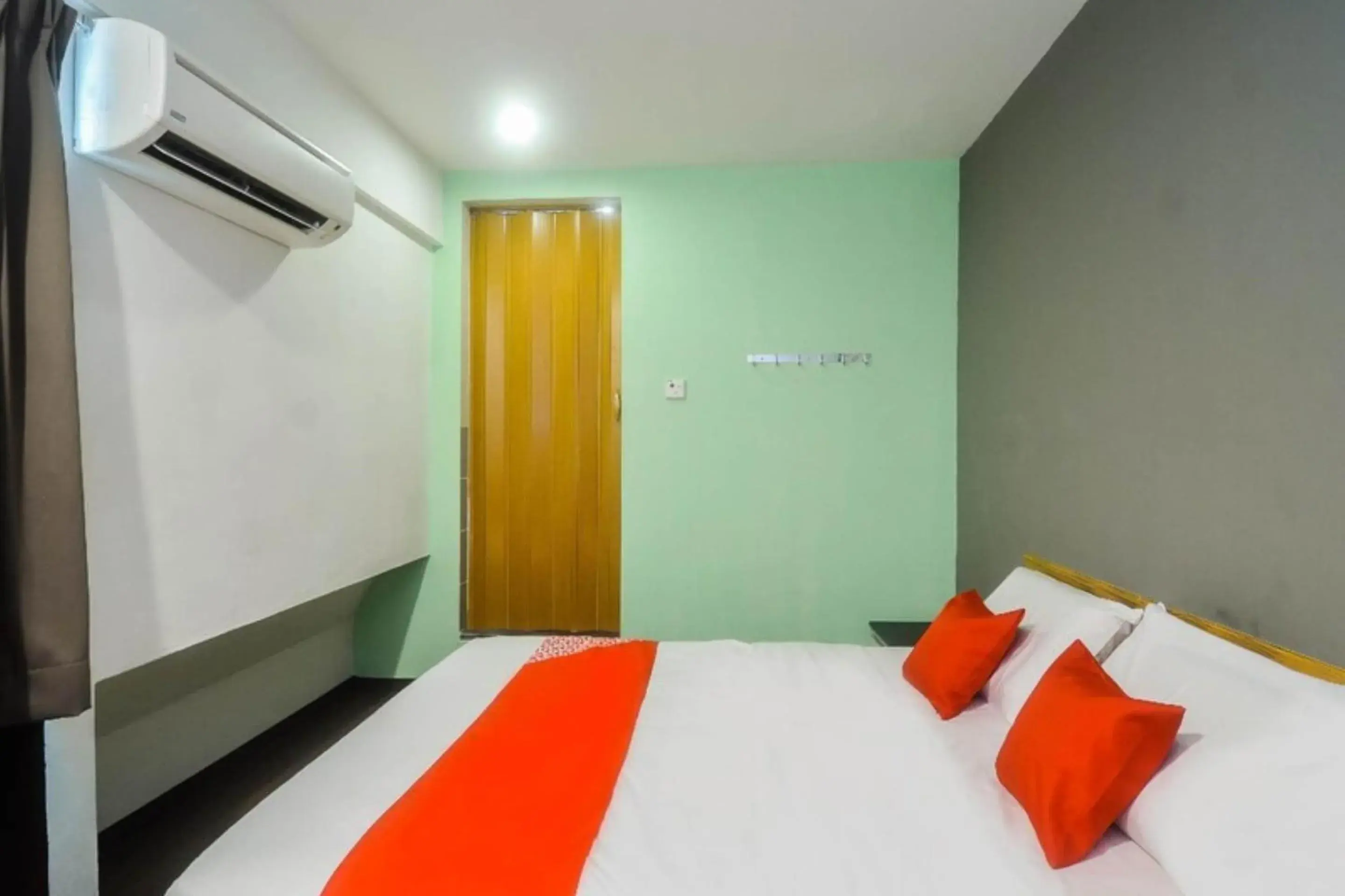 Bedroom in OYO 89465 Golden Lounge Bedroom in OYO 89465 Golden Lounge