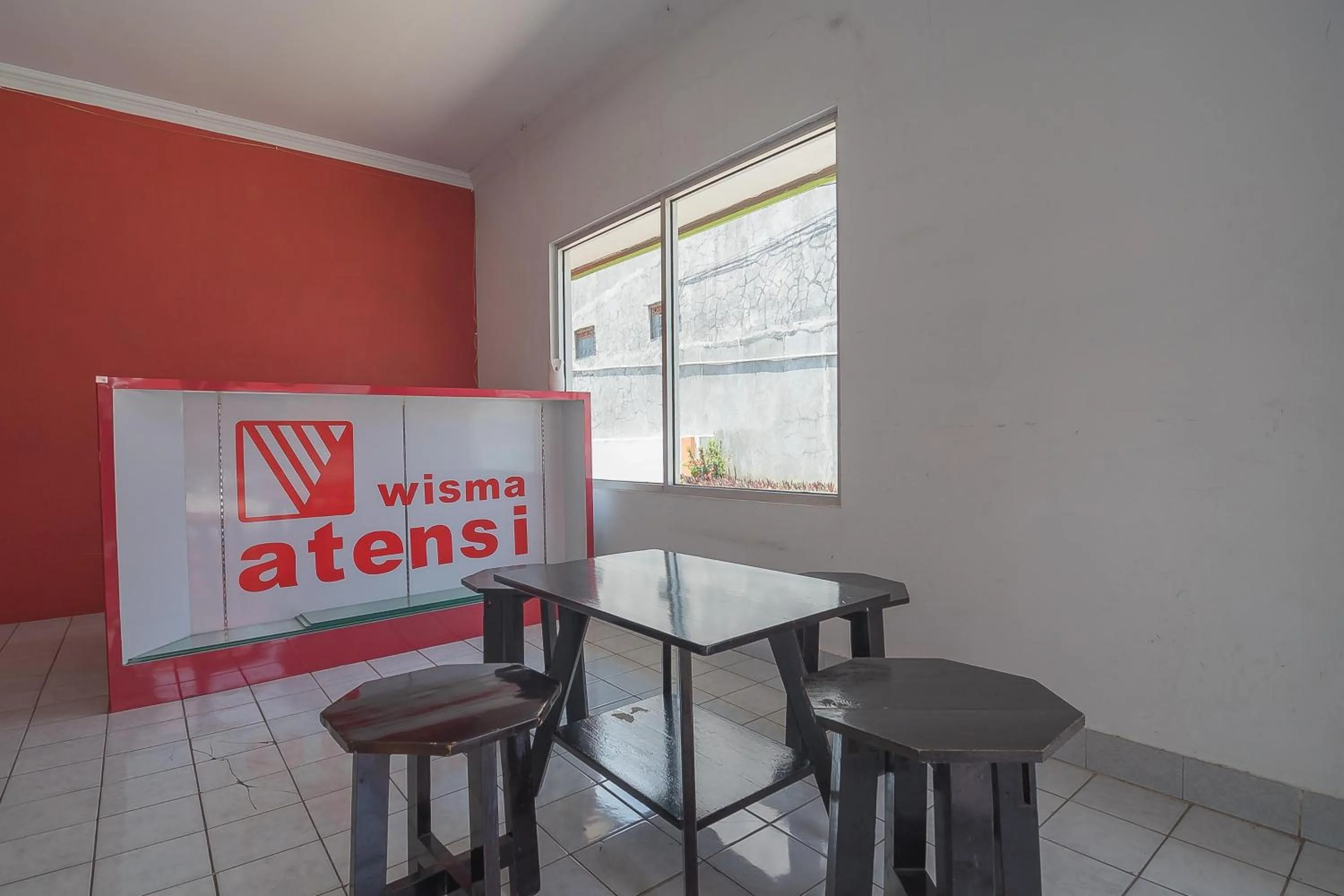 RedDoorz Plus near Alun Alun Kuningan