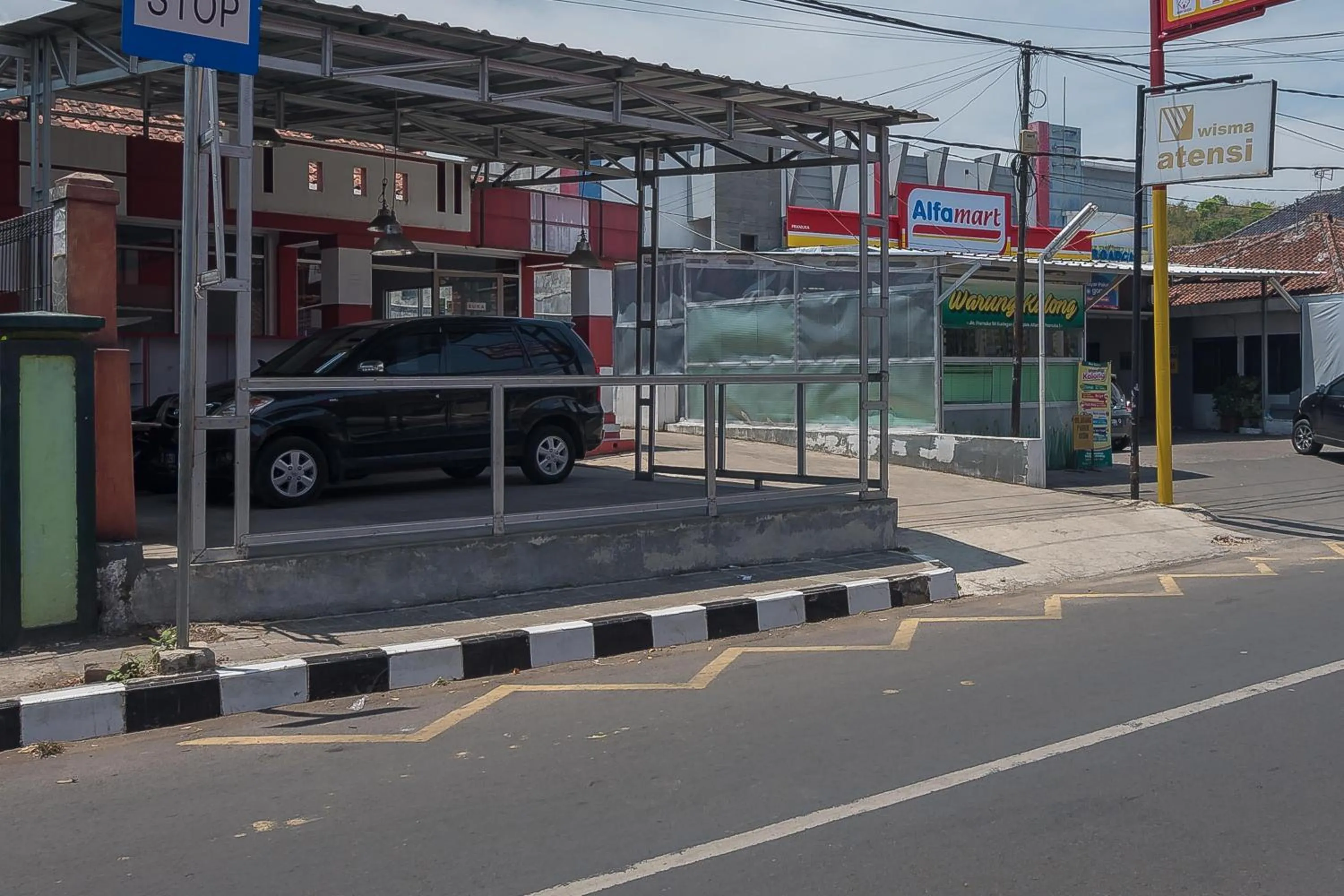 RedDoorz Plus near Alun Alun Kuningan