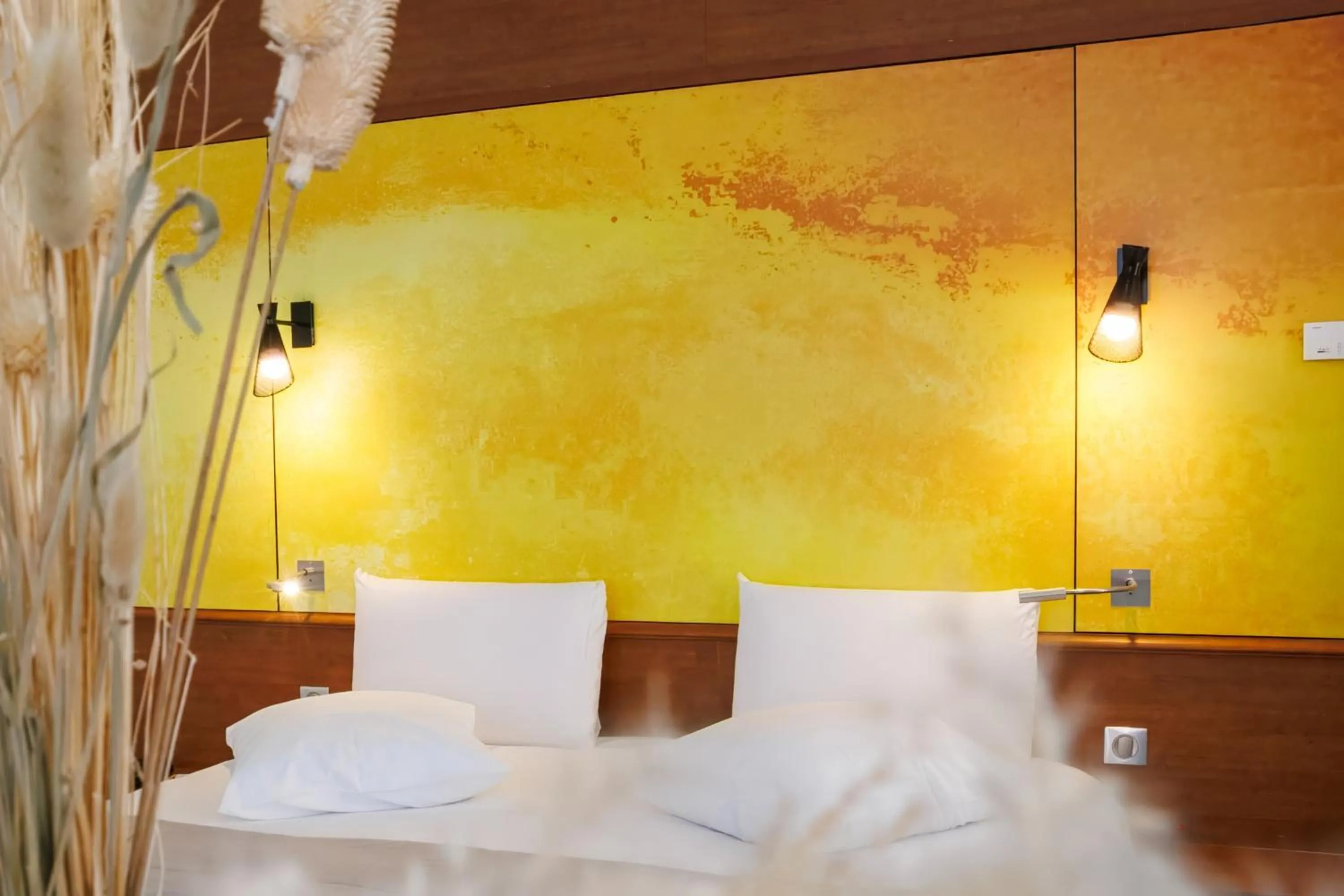 Bedroom, Bed in Mercure Rouen Centre Cathédrale