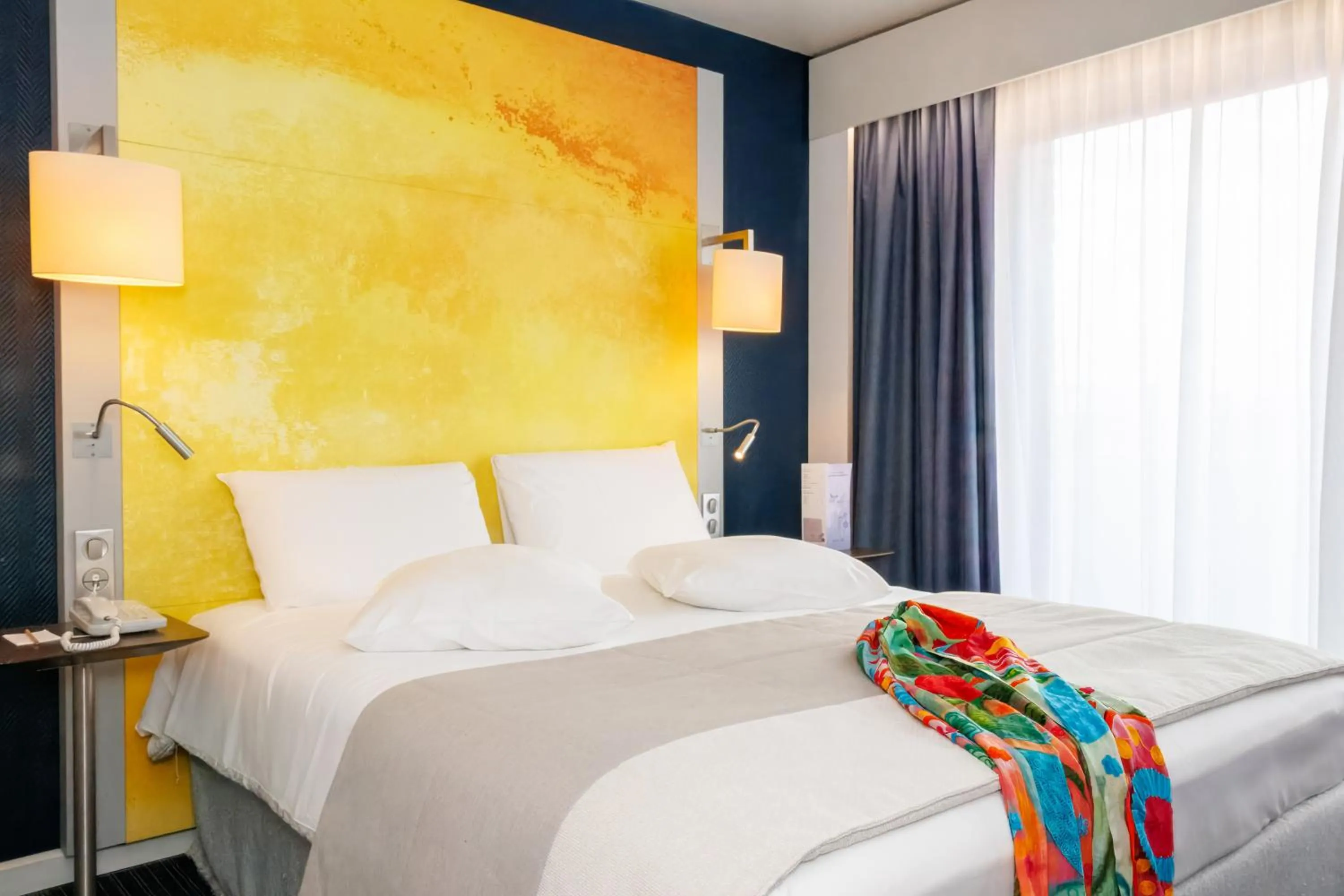 Bedroom, Bed in Mercure Rouen Centre Cathédrale