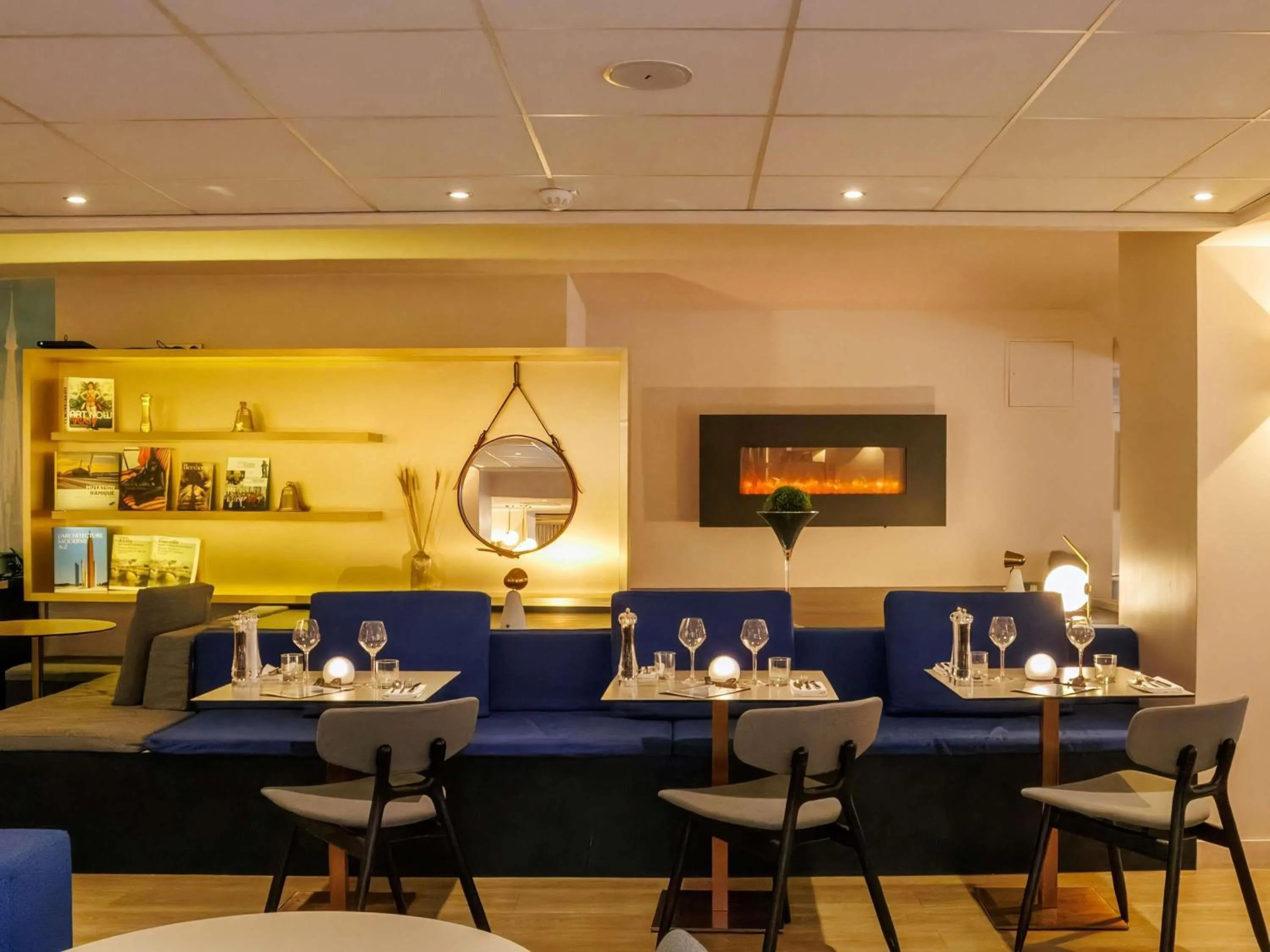 Restaurant/places to eat in Mercure Rouen Centre Cathédrale