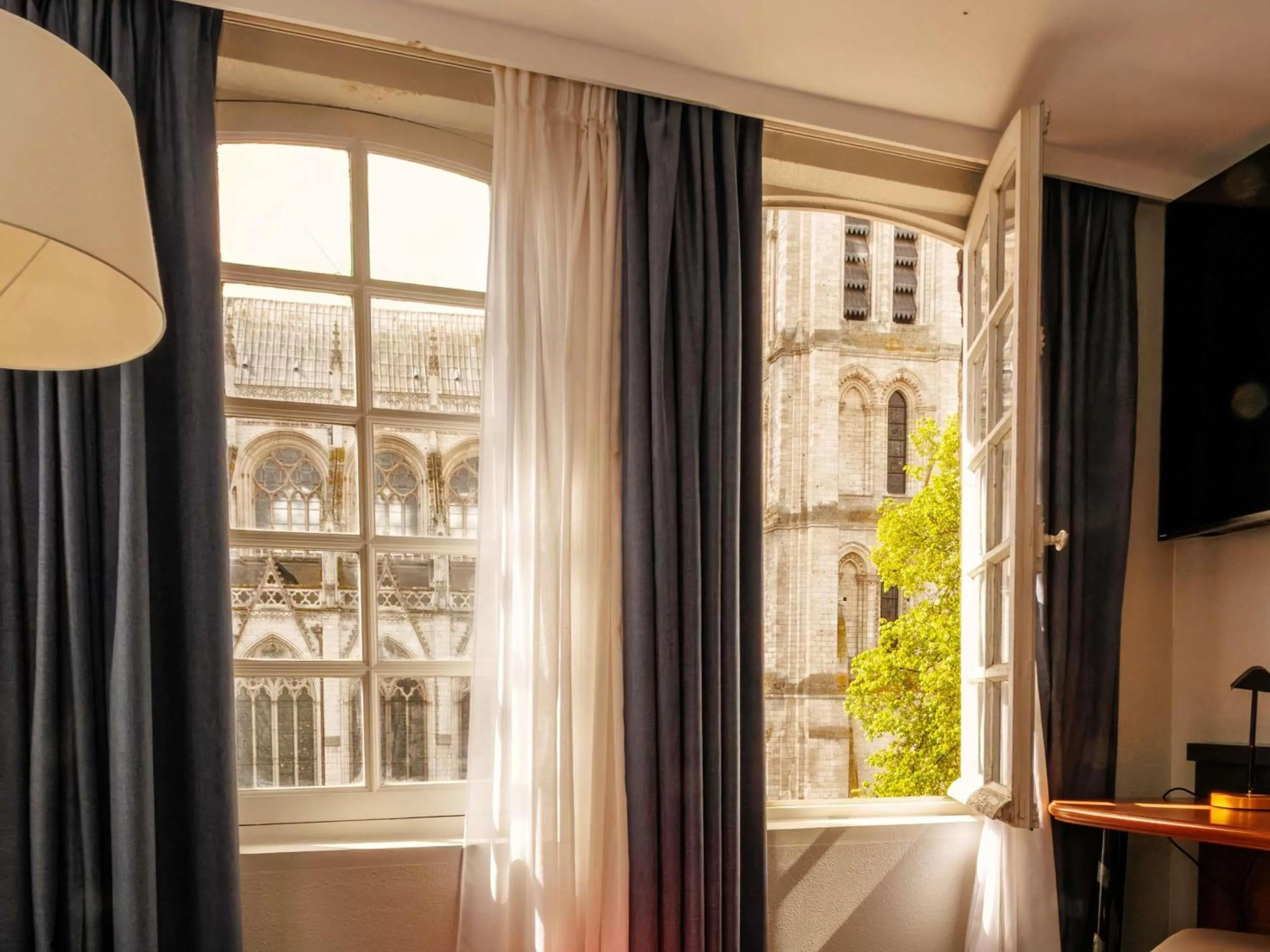 Bedroom in Mercure Rouen Centre Cathédrale