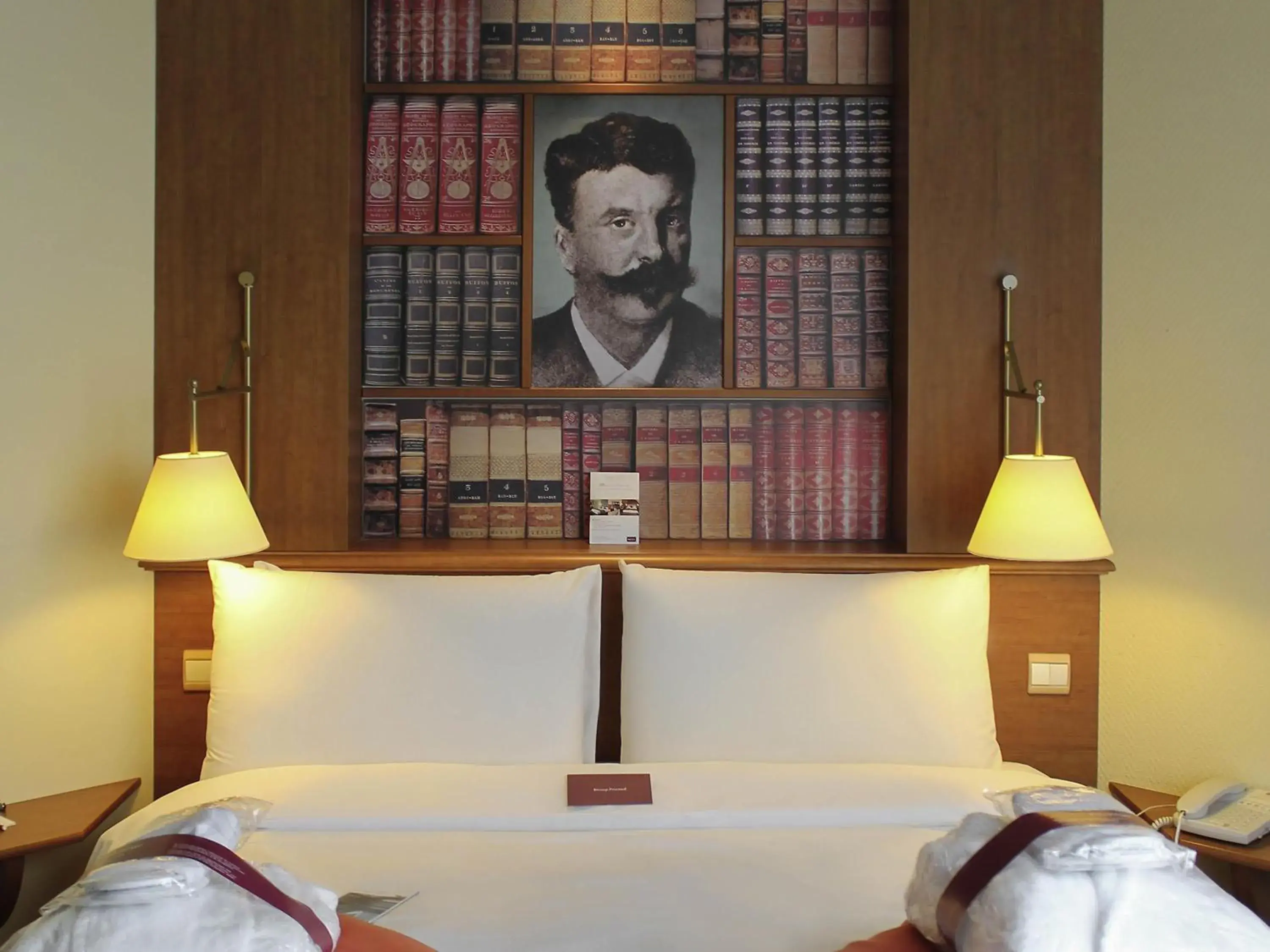 Bedroom, Bed in Mercure Rouen Centre Cathédrale Bedroom, Bed in Mercure Rouen Centre Cathédrale