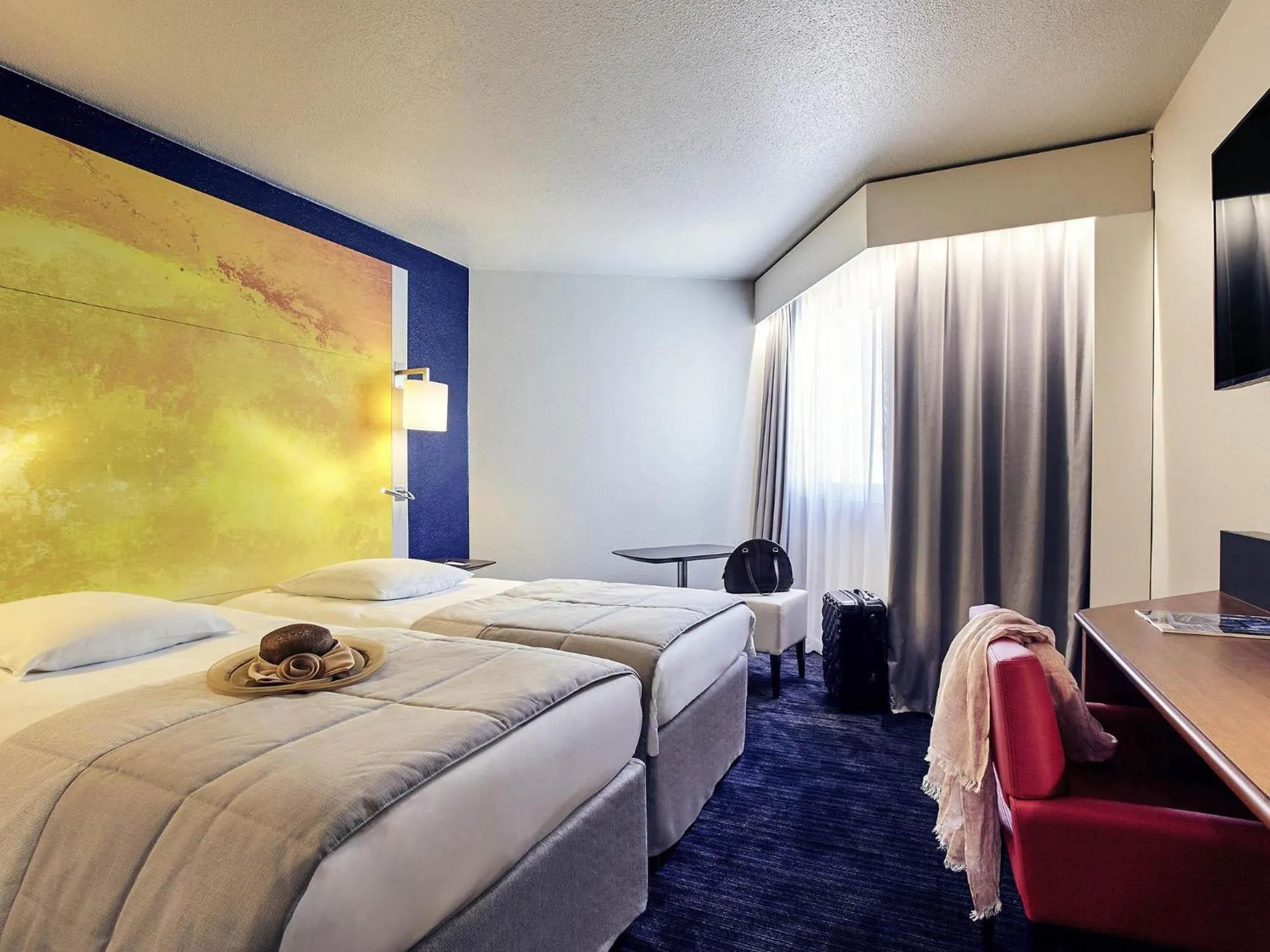 Bedroom, Bed in Mercure Rouen Centre Cathédrale