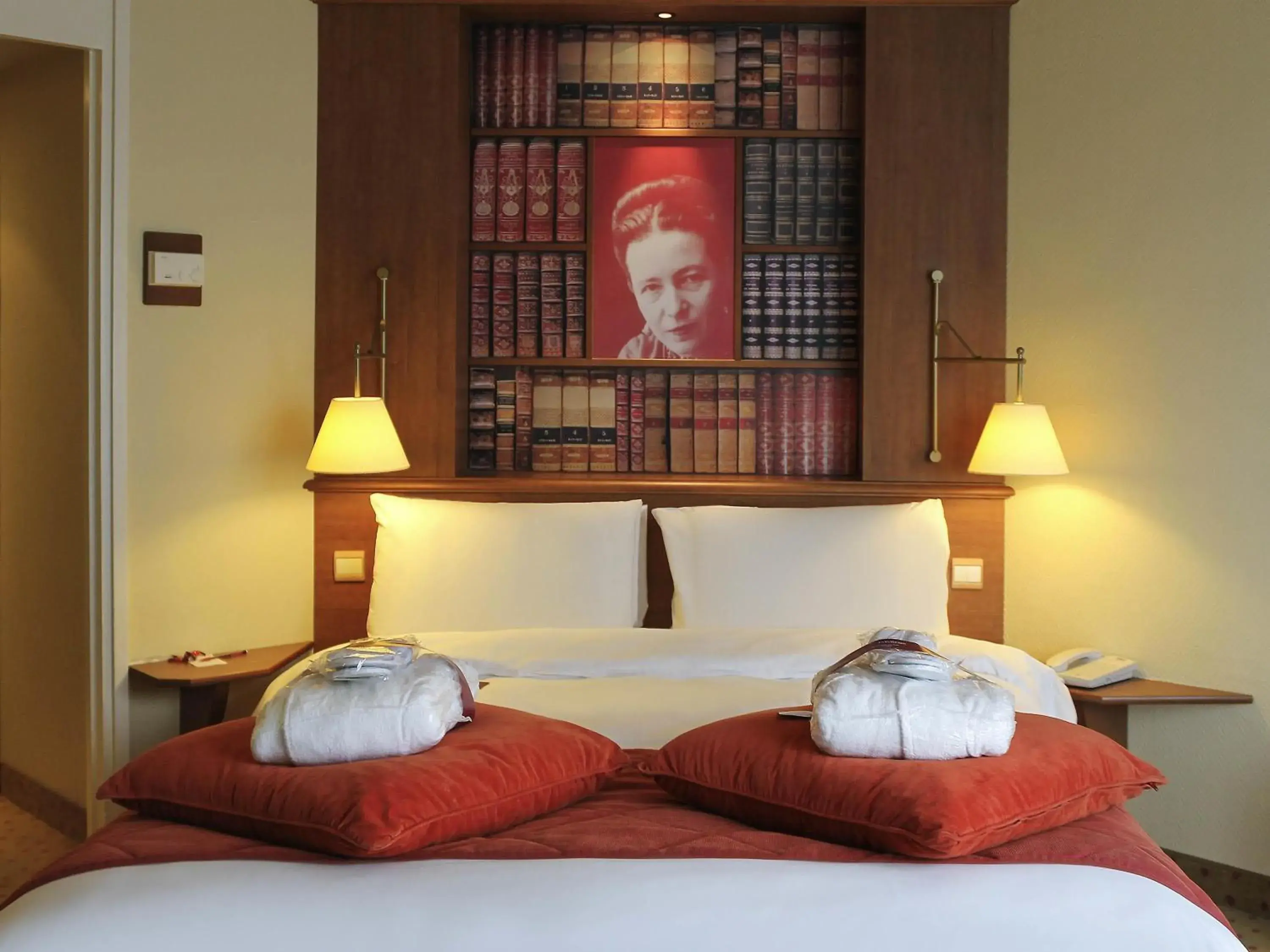 Bedroom, Bed in Mercure Rouen Centre Cathédrale Bedroom, Bed in Mercure Rouen Centre Cathédrale