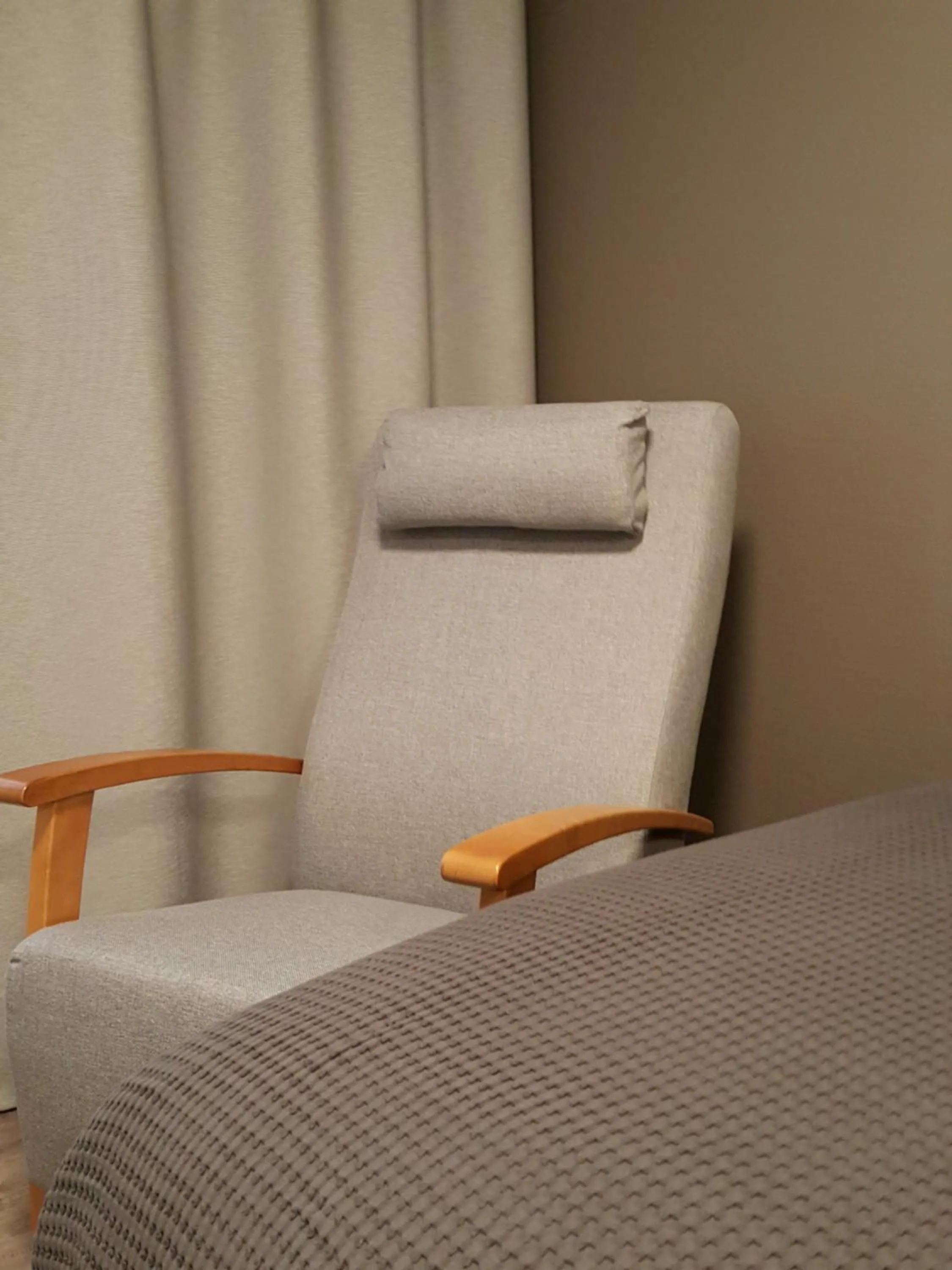 Seating area in Koto Hotel Pihtipudas