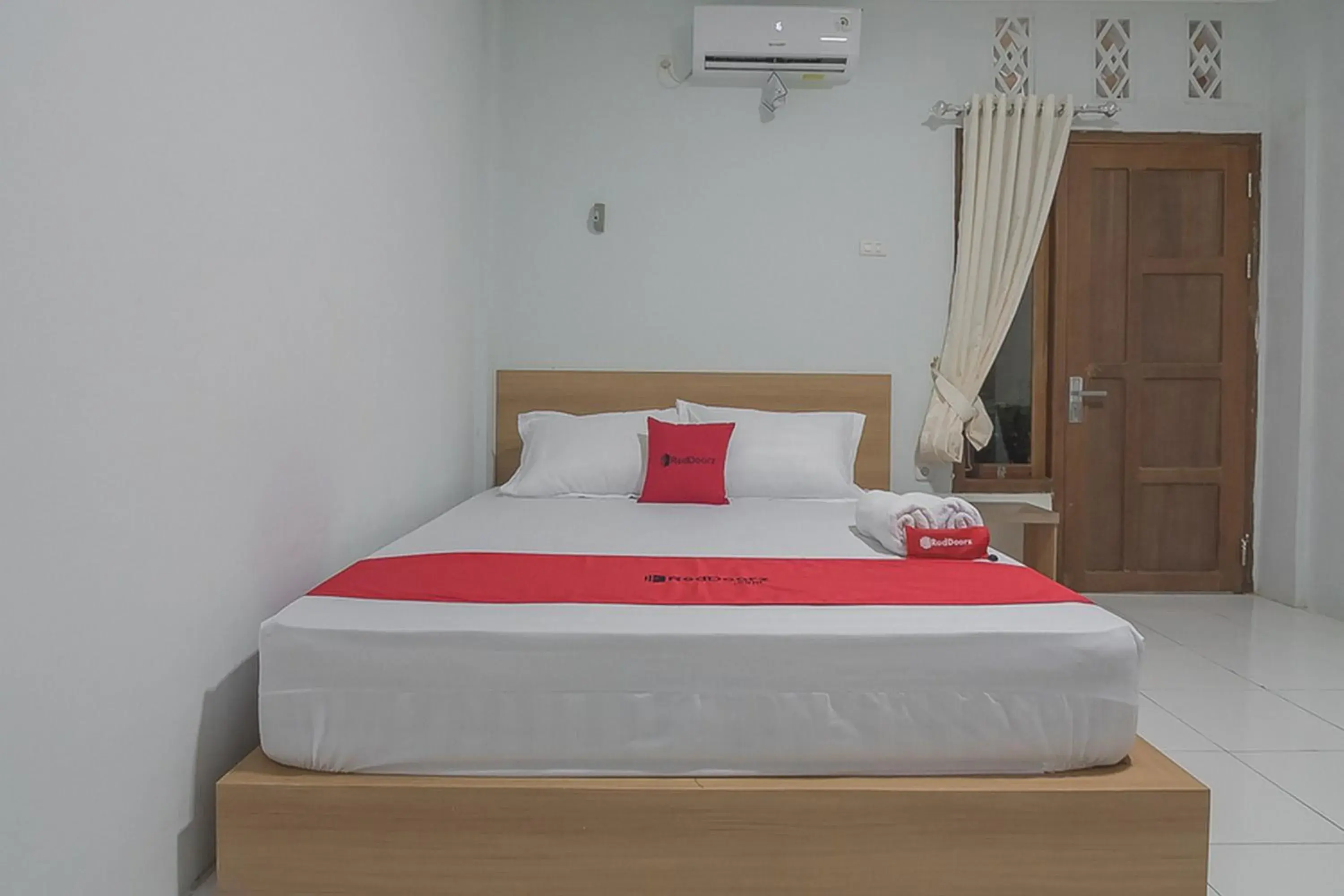 Bed in RedDoorz near RSUD Dr Abdul Aziz Singkawang Bed in RedDoorz near RSUD Dr Abdul Aziz Singkawang