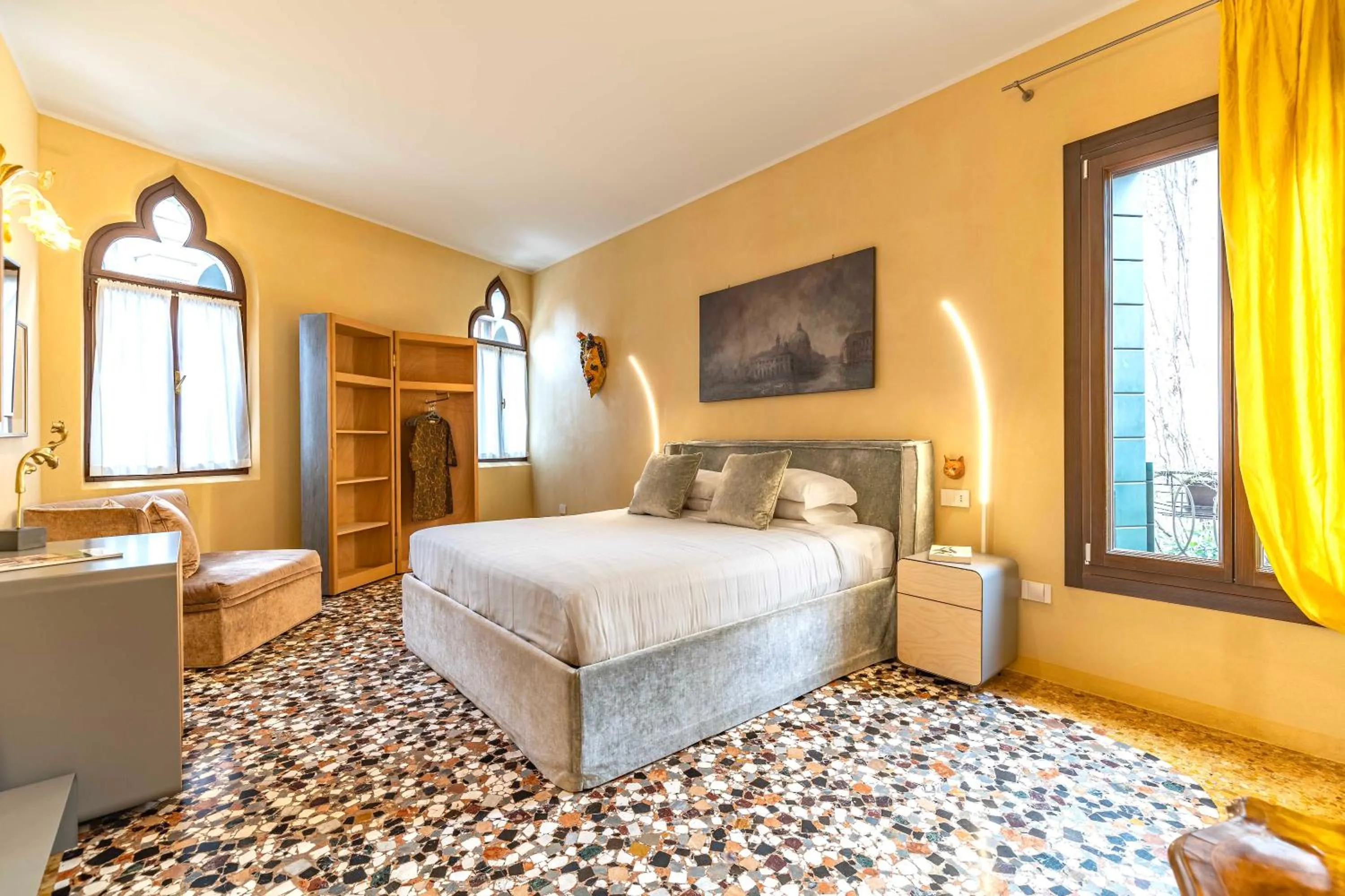 Cinqueteste Luxury Home