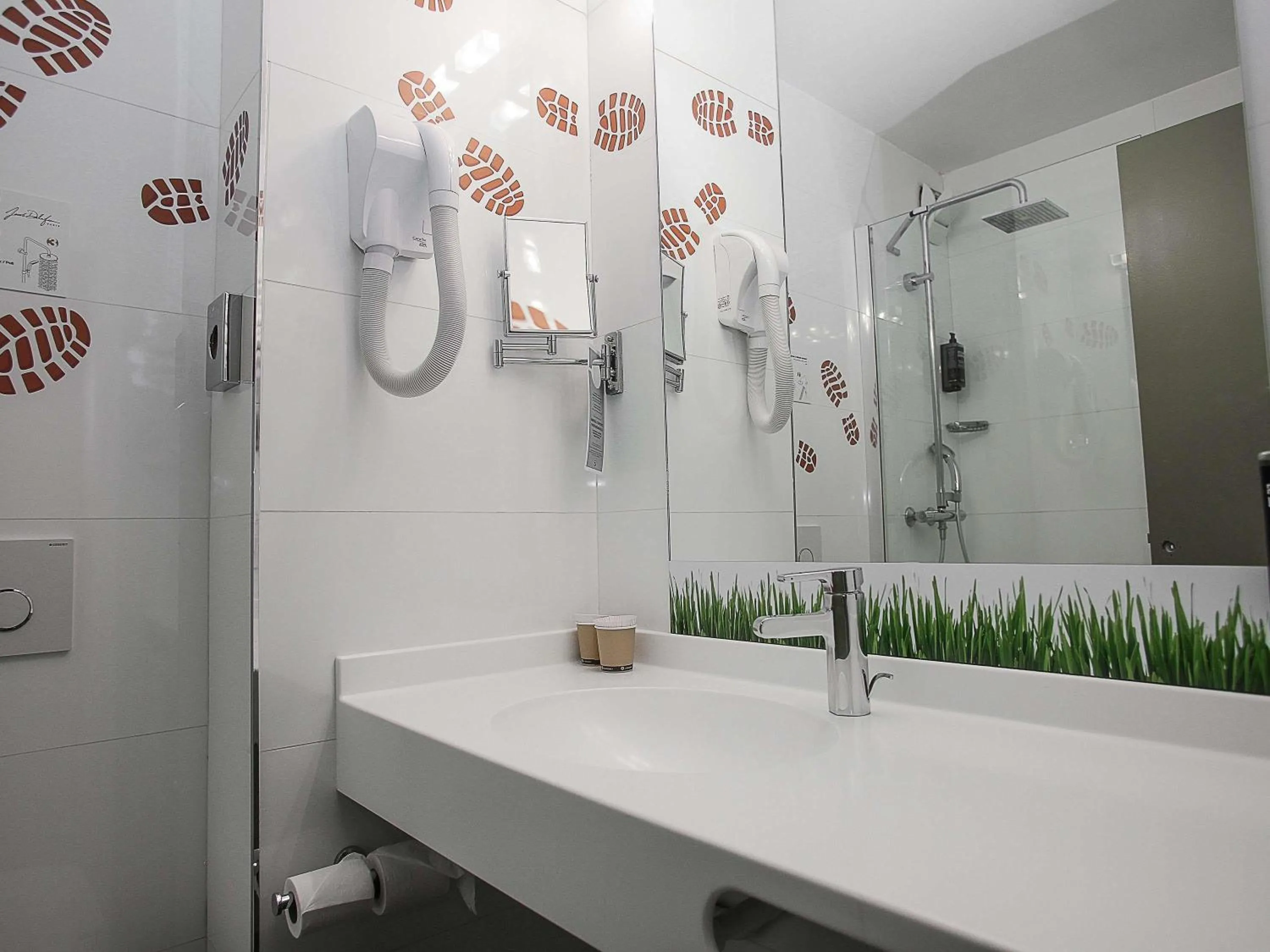 Bedroom in Ibis Styles Lisieux Normandie