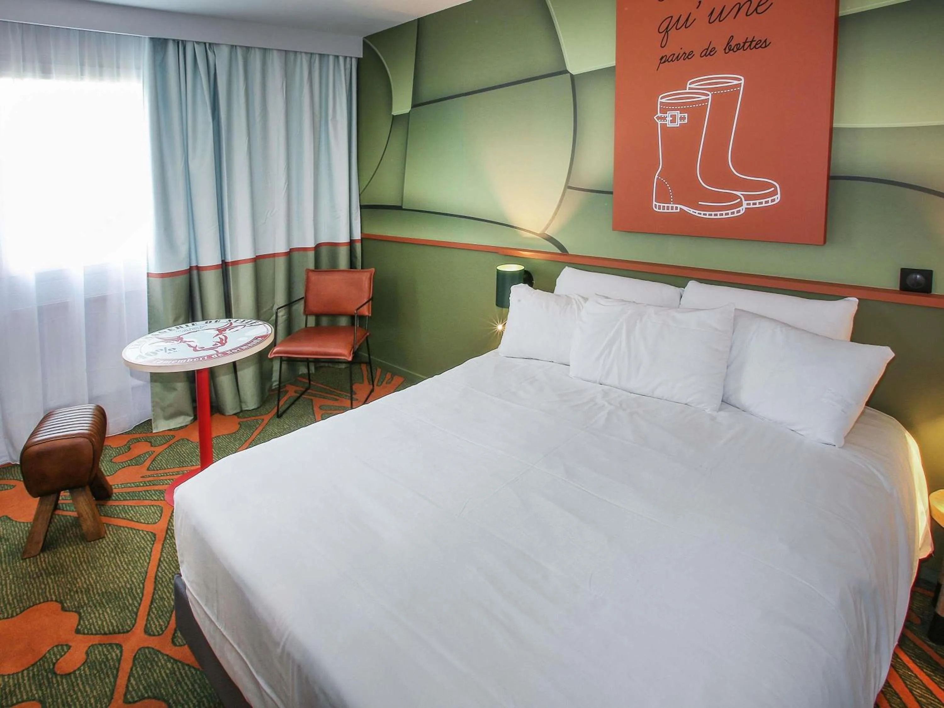 Bedroom, Bed in Ibis Styles Lisieux Normandie