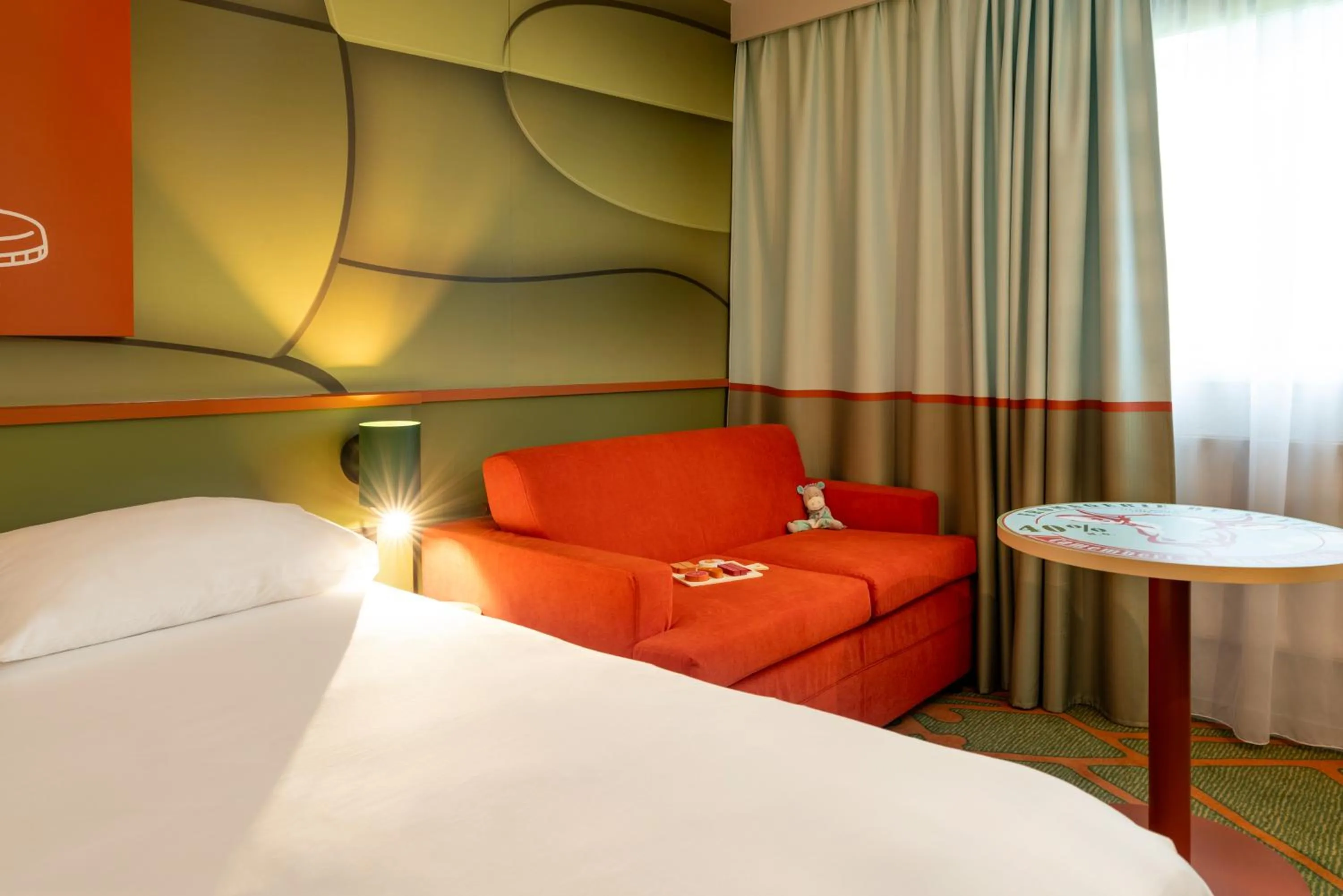 Bed in Ibis Styles Lisieux Normandie