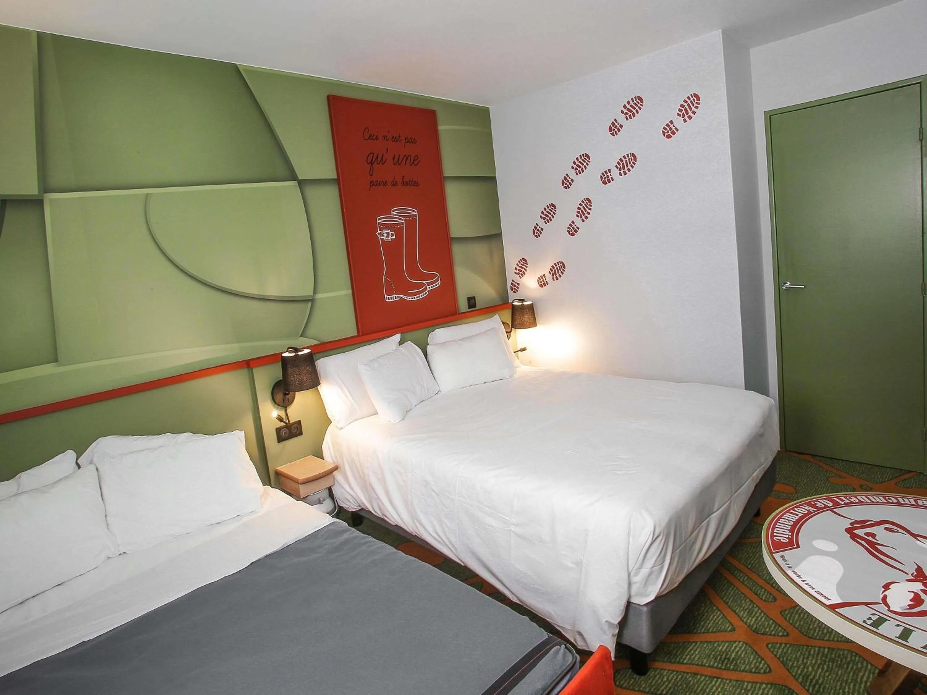 Bedroom, Bed in Ibis Styles Lisieux Normandie