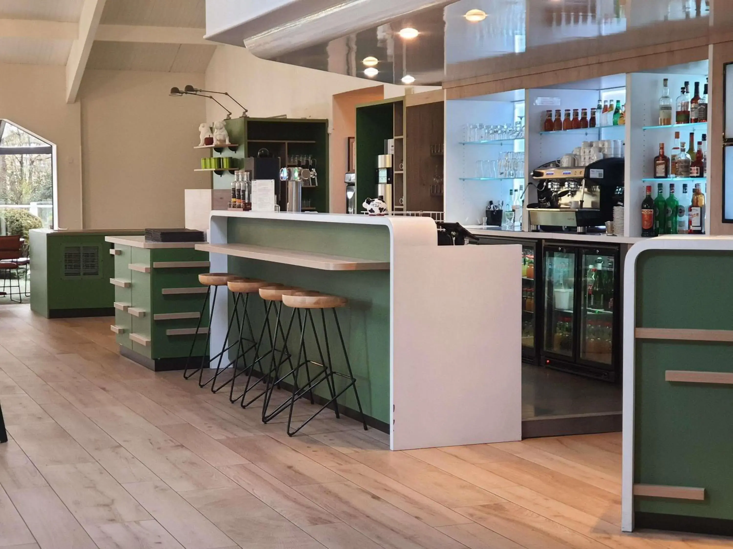 Lounge or bar in Ibis Styles Lisieux Normandie Lounge or bar in Ibis Styles Lisieux Normandie