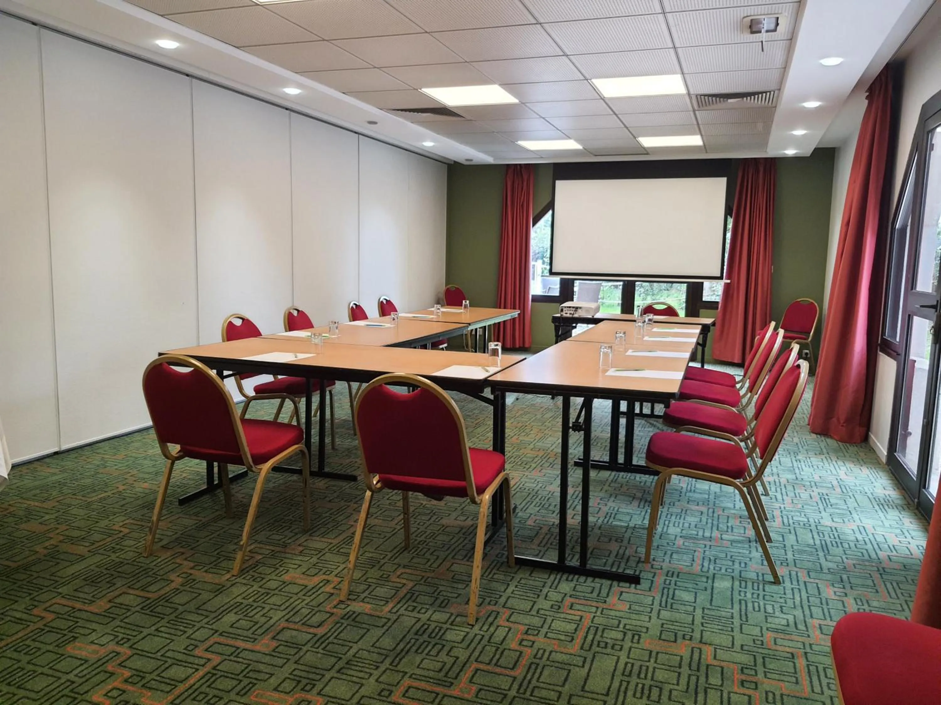 Meeting/conference room in Ibis Styles Lisieux Normandie