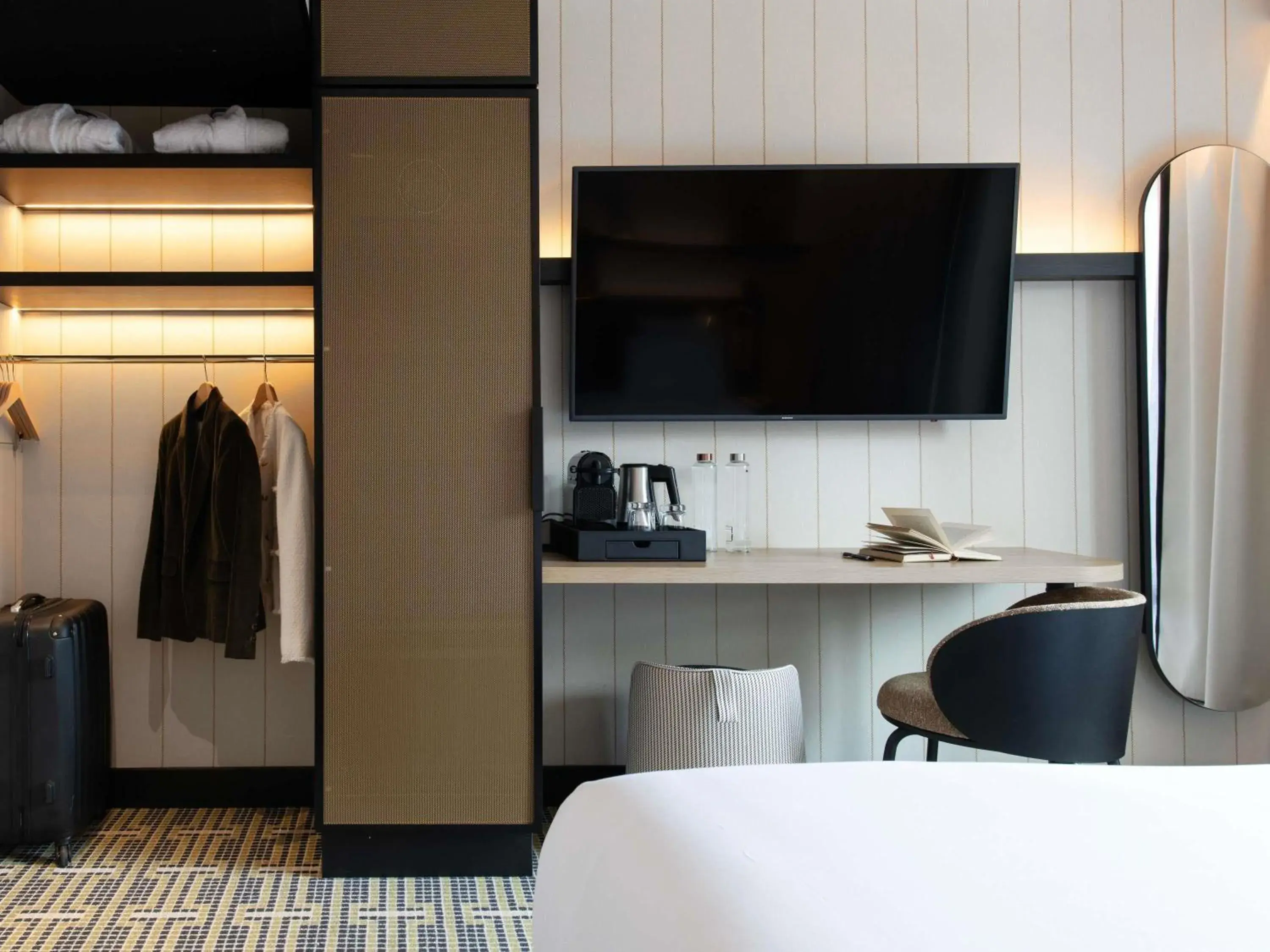 Bedroom, Bed in Mercure Paris Bercy Bibliothèque Bedroom, Bed in Mercure Paris Bercy Bibliothèque