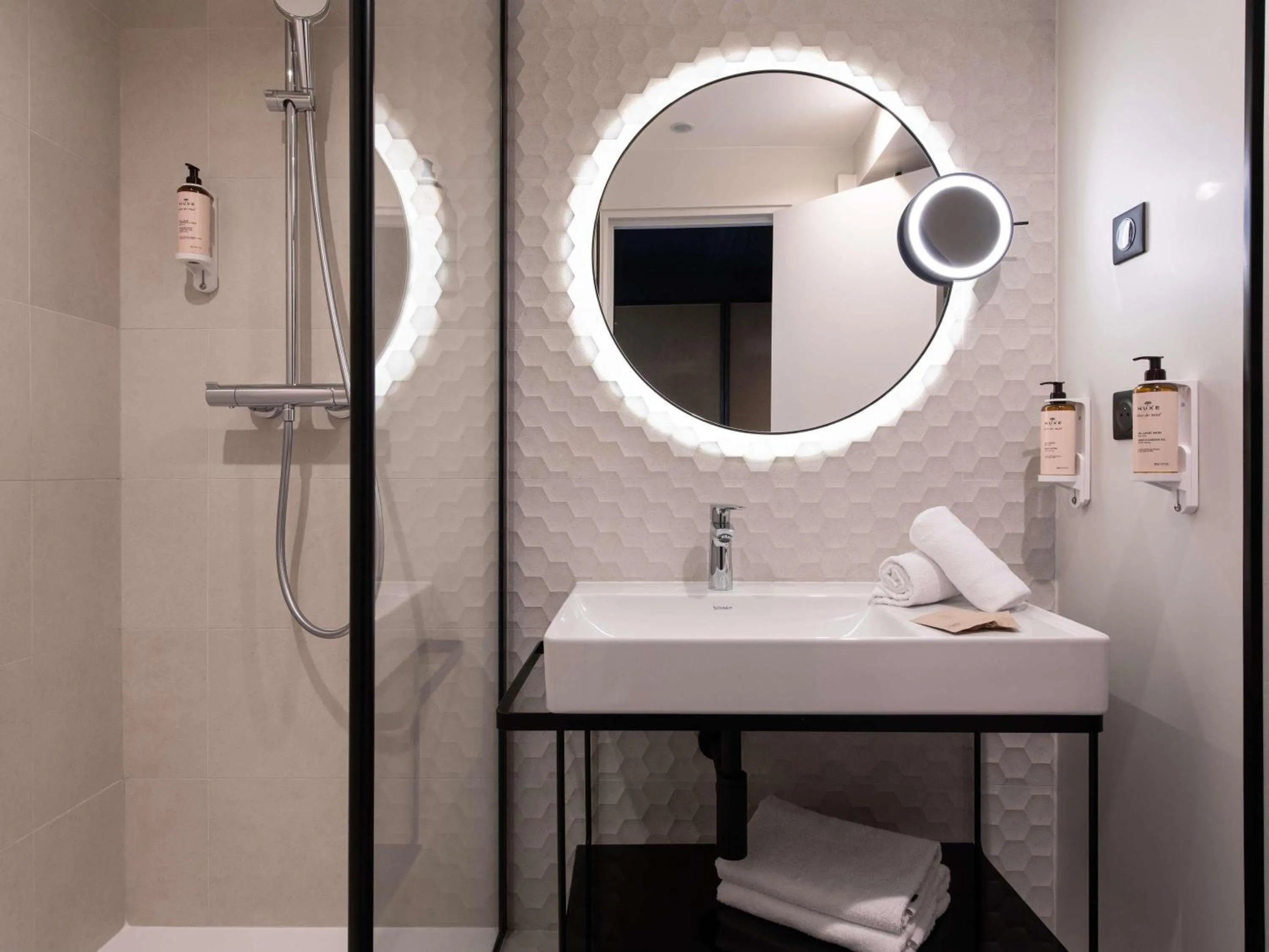 Bedroom in Mercure Paris Bercy Bibliothèque