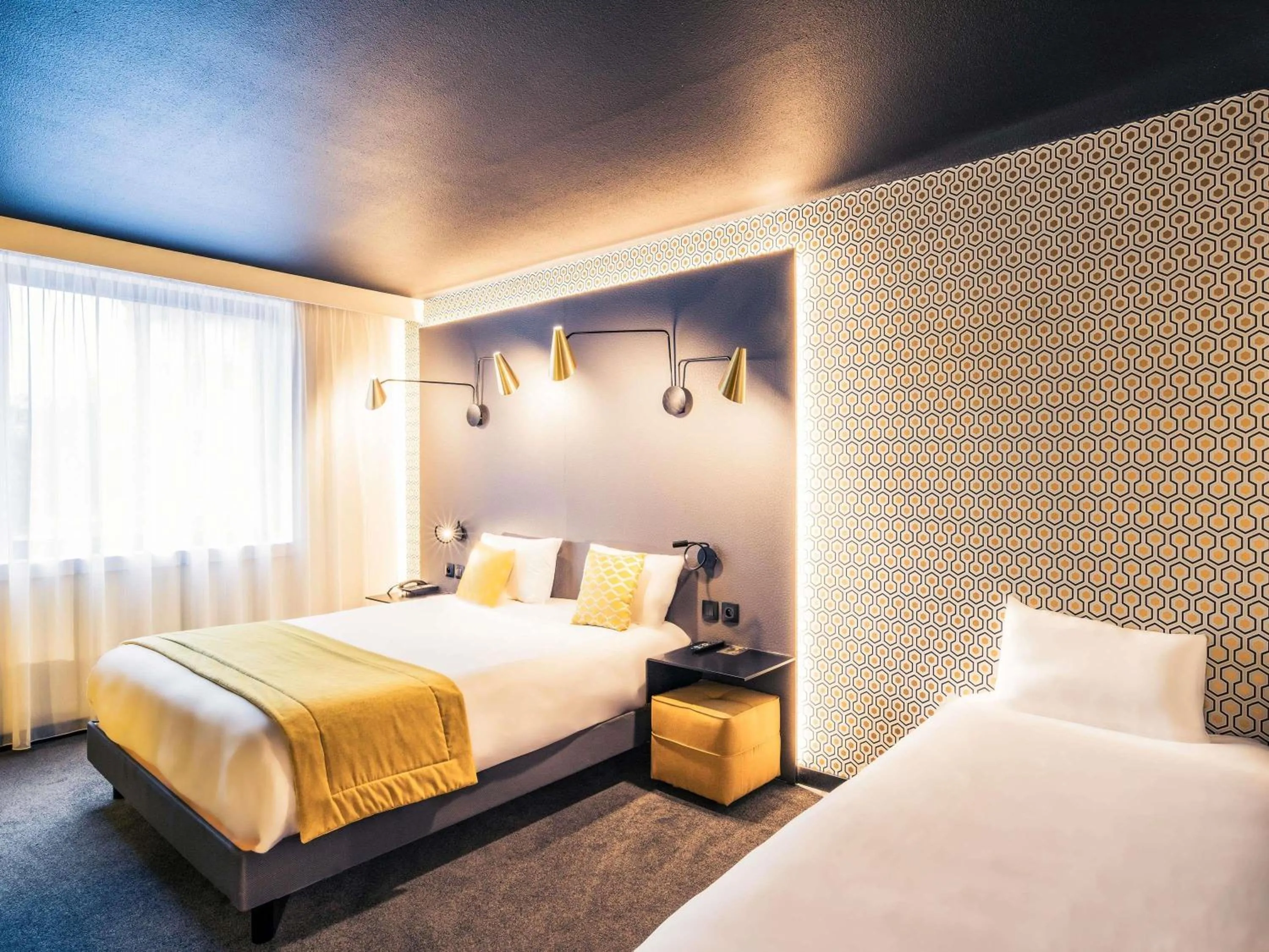 Bedroom, Bed in Mercure Arras Centre Gare