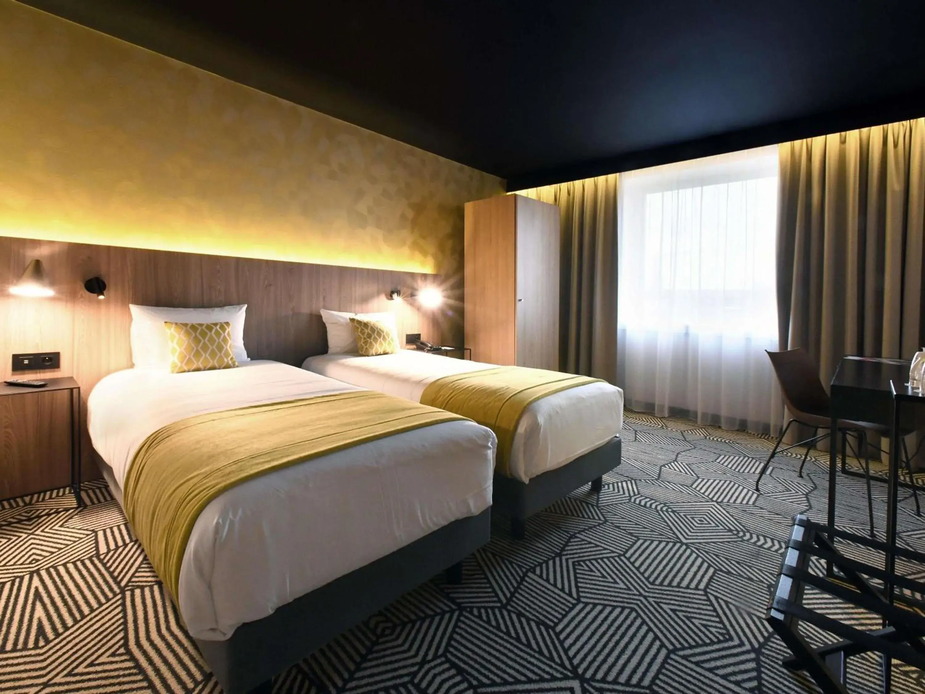 Bedroom, Bed in Mercure Arras Centre Gare Bedroom, Bed in Mercure Arras Centre Gare