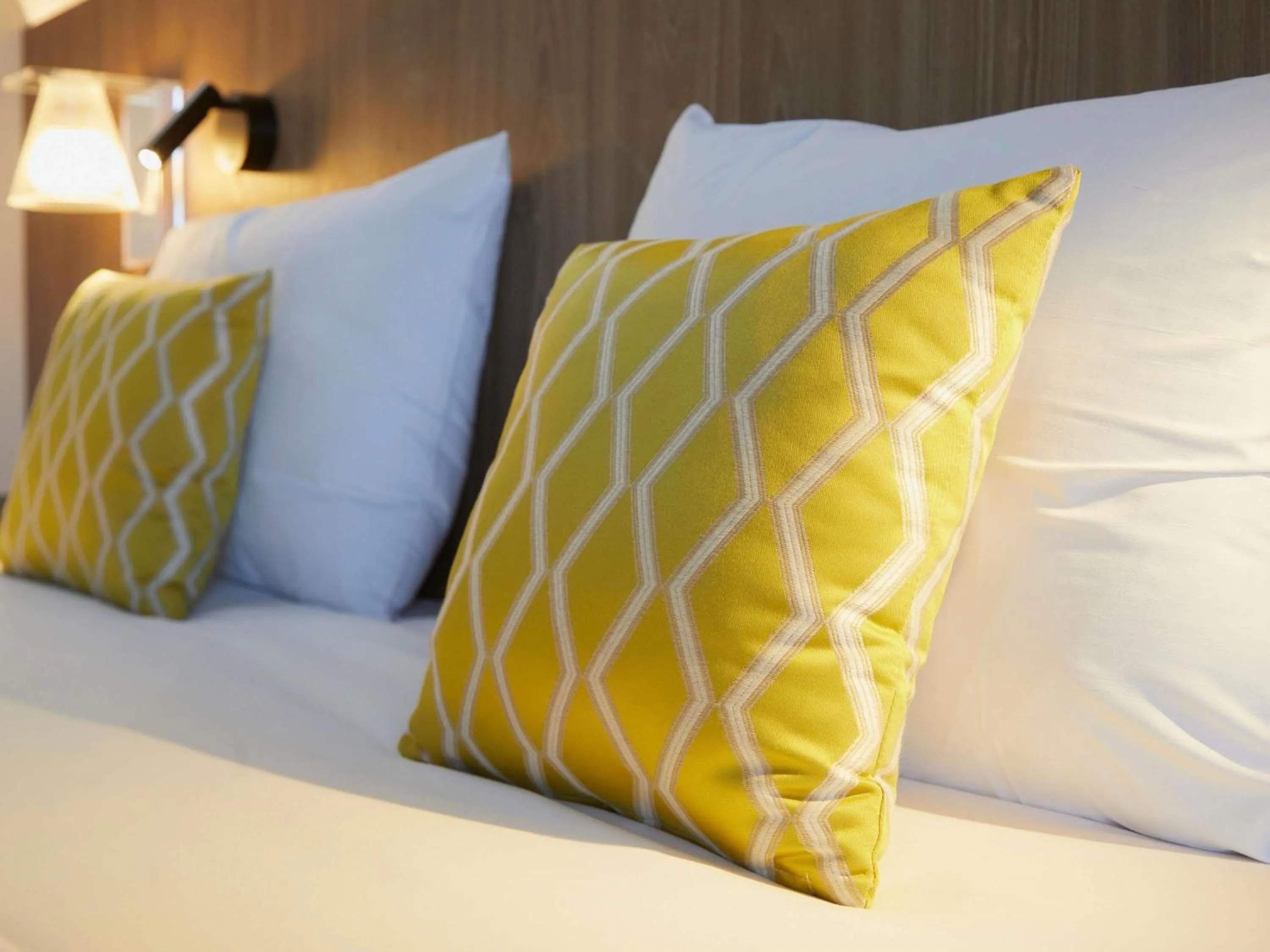 Bedroom, Bed in Mercure Arras Centre Gare