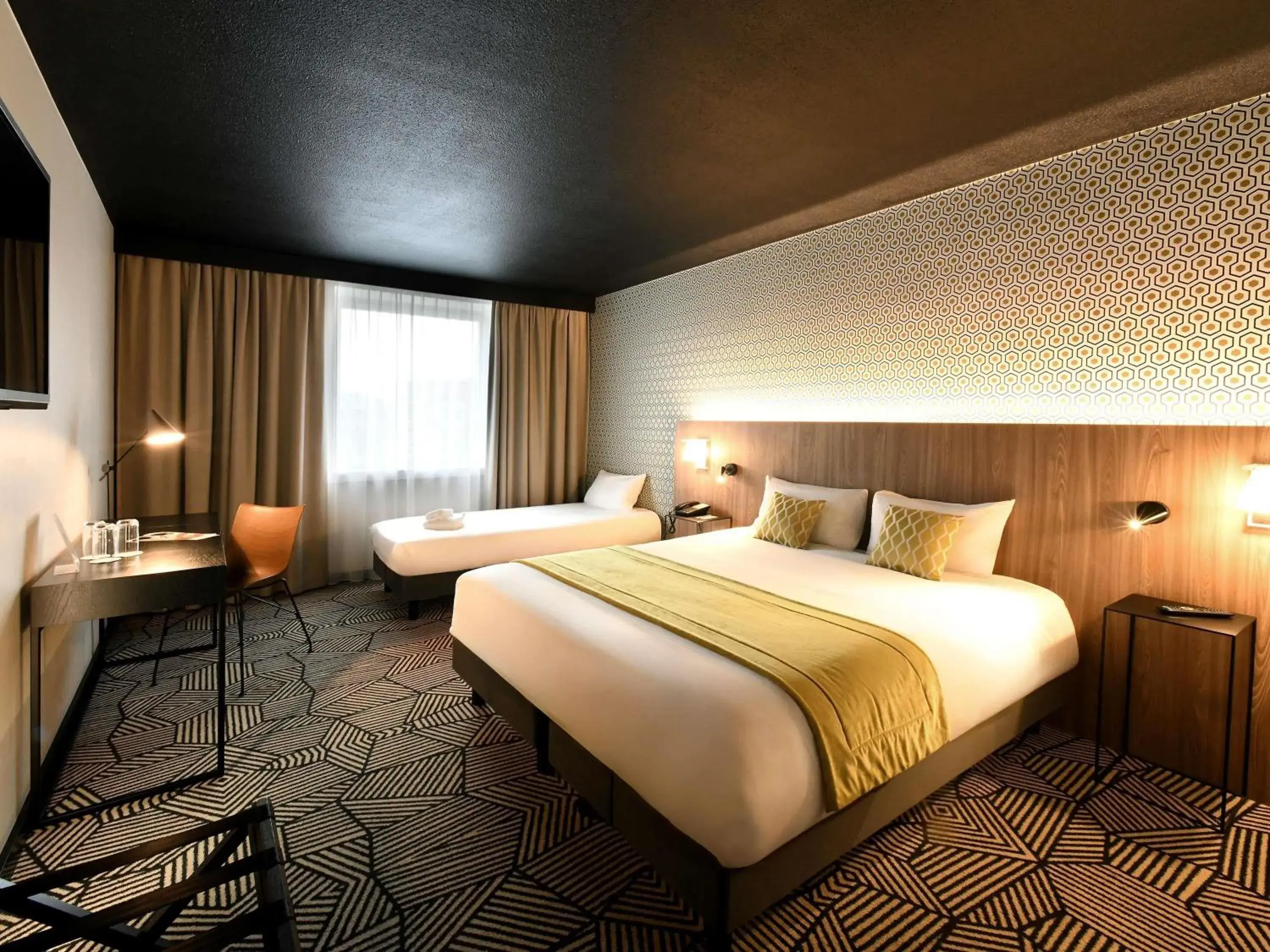 Property building, Bed in Mercure Arras Centre Gare Property building, Bed in Mercure Arras Centre Gare