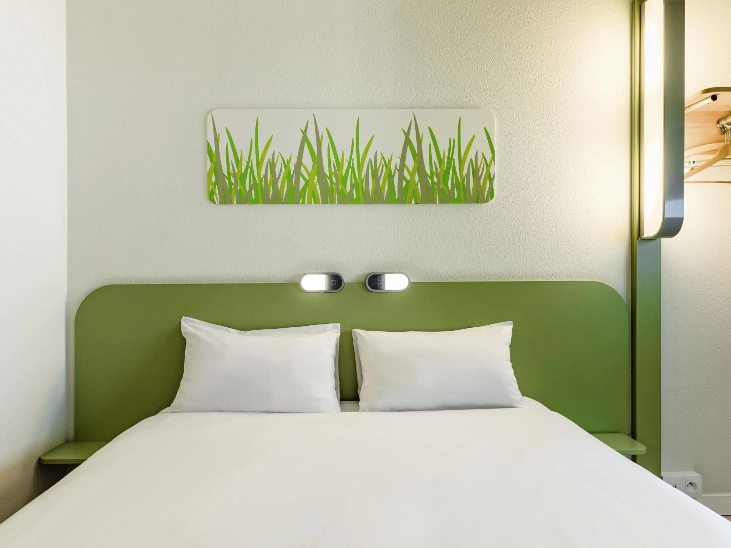 Bedroom, Bed in ibis budget Warszawa West Station