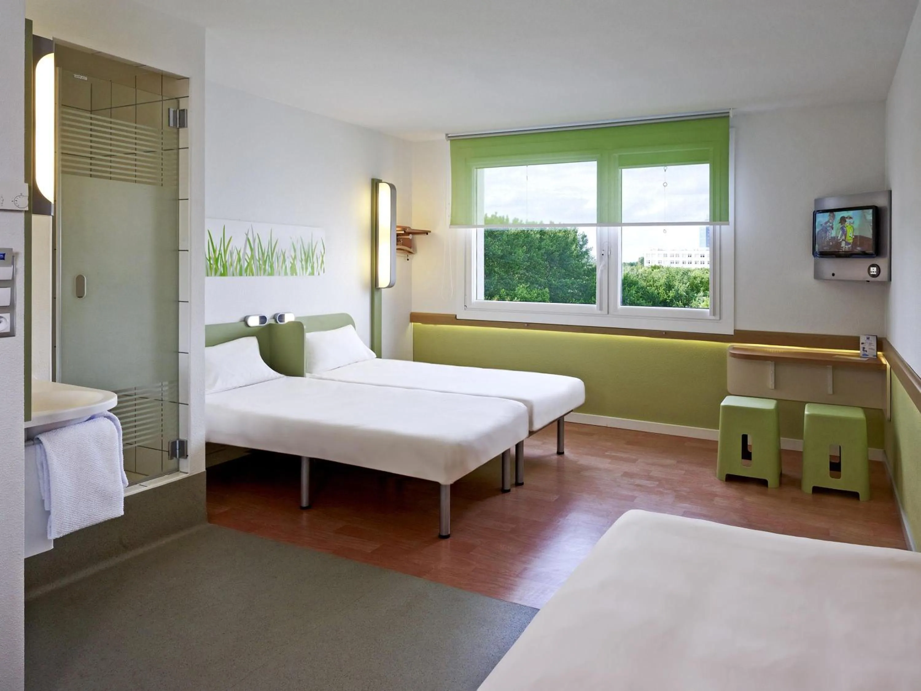 Bedroom, Bed in ibis budget Warszawa West Station