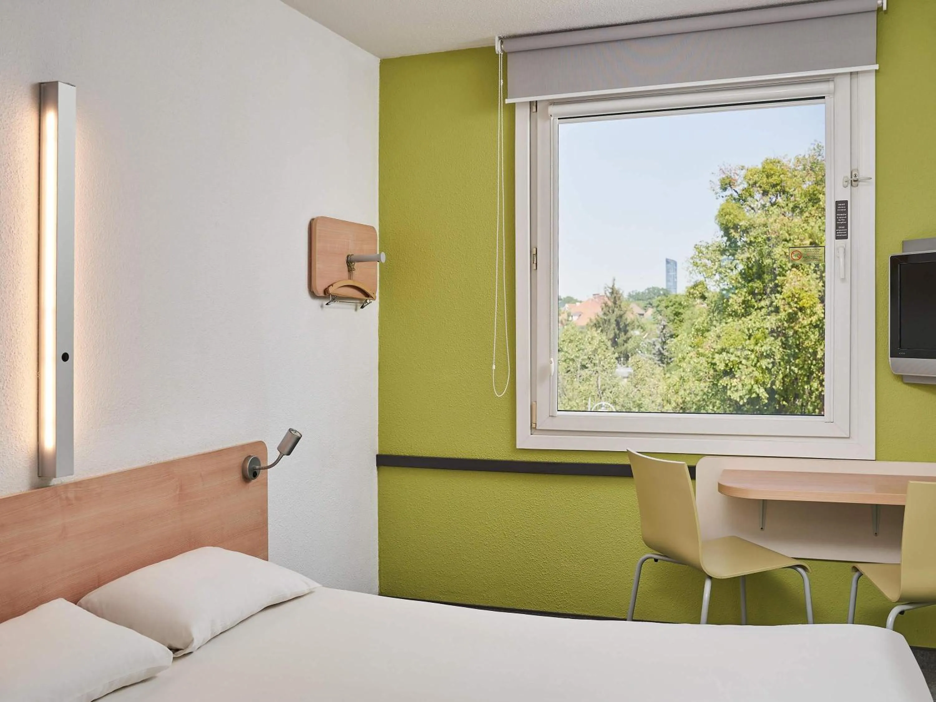 Bedroom, Bed in ibis budget Wrocław Południe