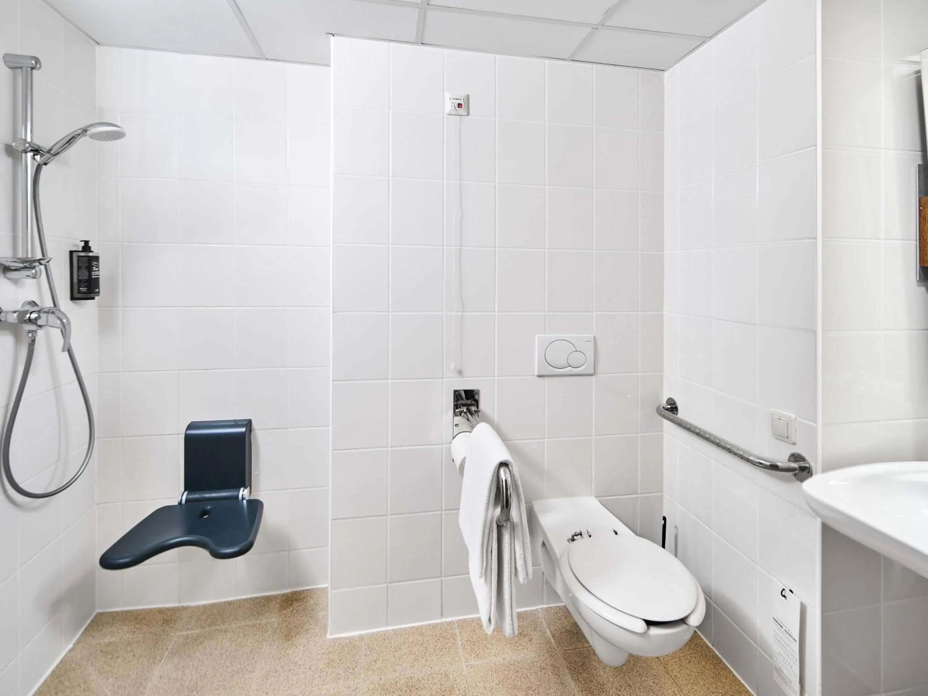 Bedroom in ibis budget Wrocław Południe