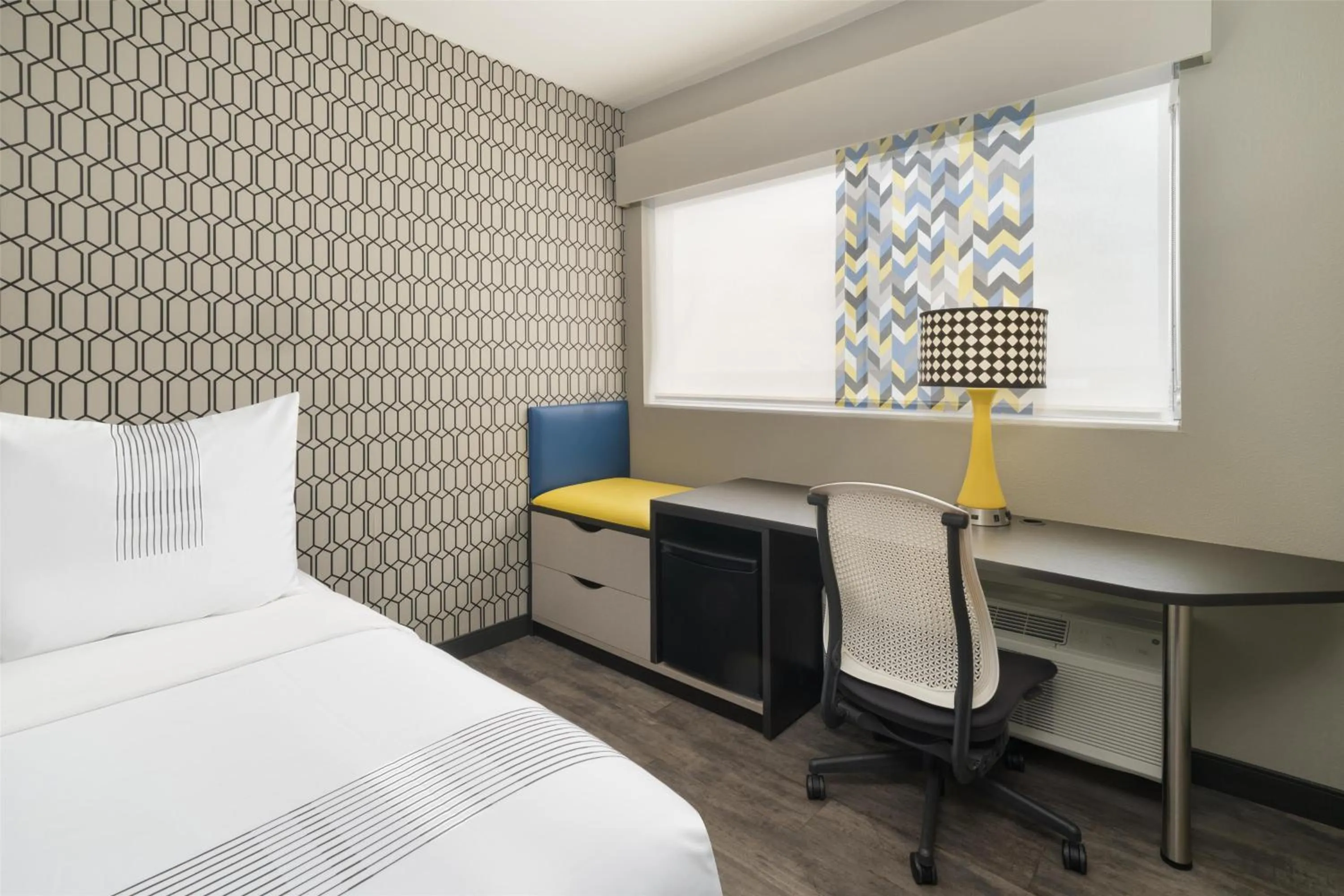 Bedroom, Bed in GLō Best Western Tulsa-Catoosa East Route 66