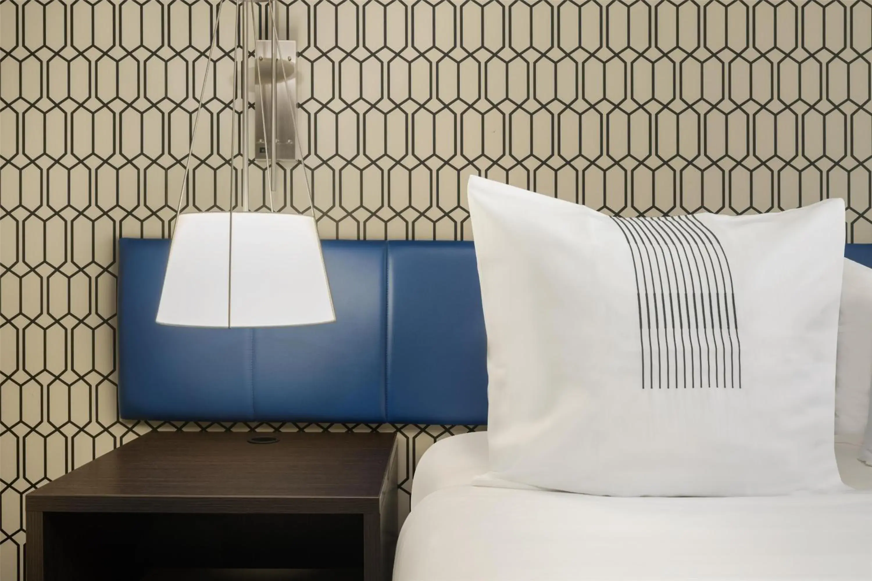 Bedroom, Bed in GLō Best Western Tulsa-Catoosa East Route 66 Bedroom, Bed in GLō Best Western Tulsa-Catoosa East Route 66