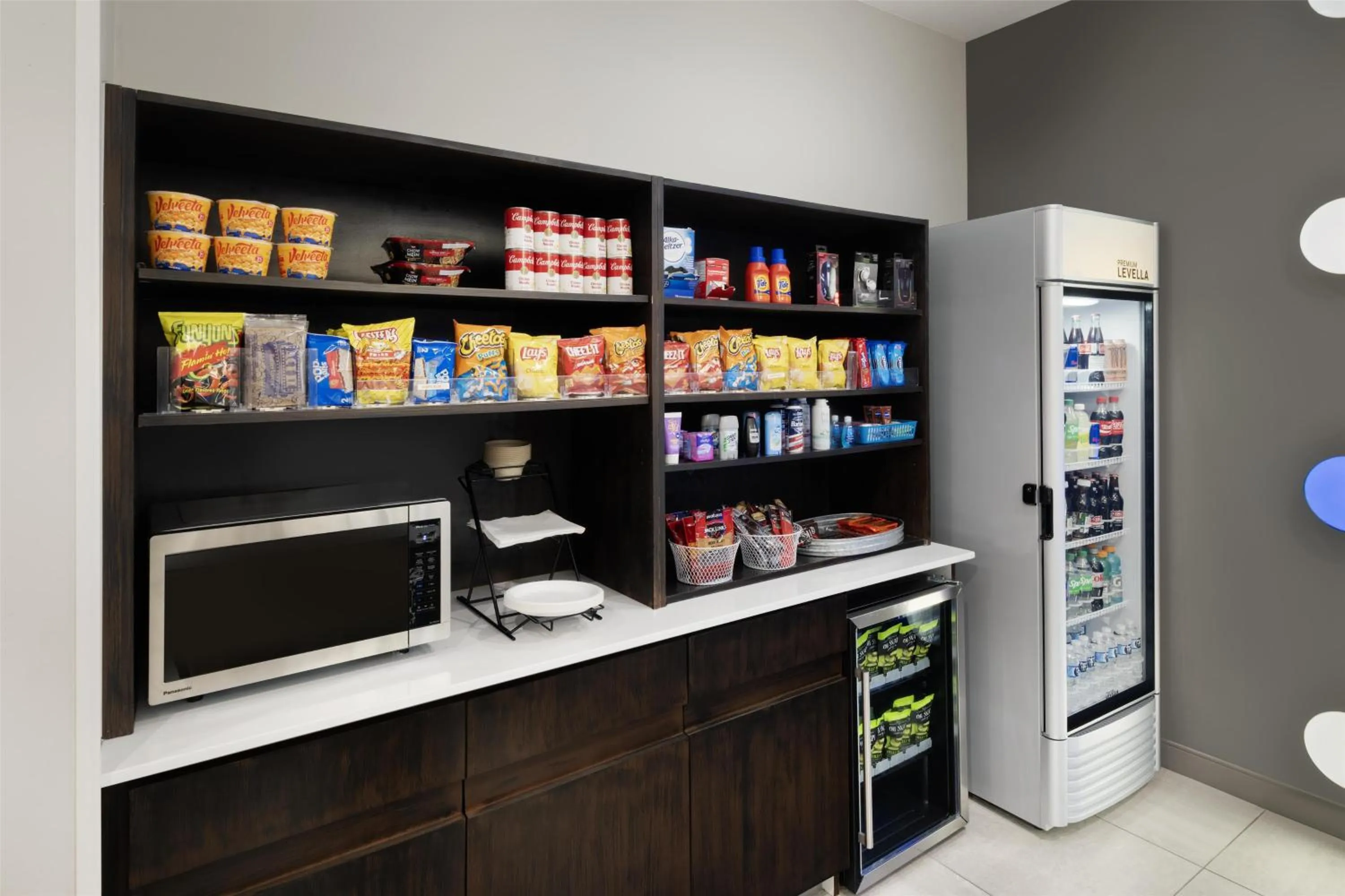 Lobby or reception in GLō Best Western Tulsa-Catoosa East Route 66