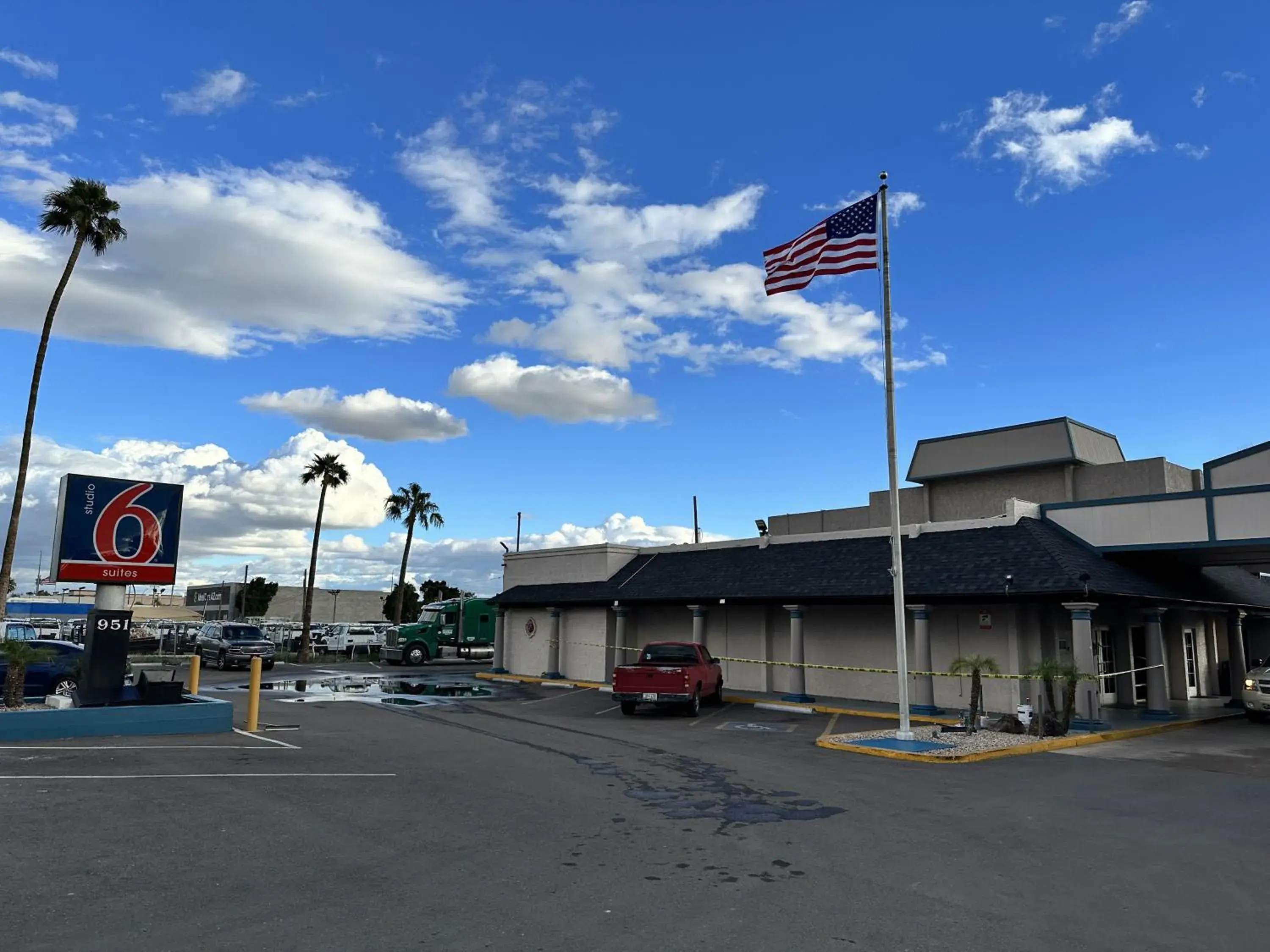 Property building in Super 8 by Wyndham Mesa Downtown Near Convention Center Property building in Super 8 by Wyndham Mesa Downtown Near Convention Center
