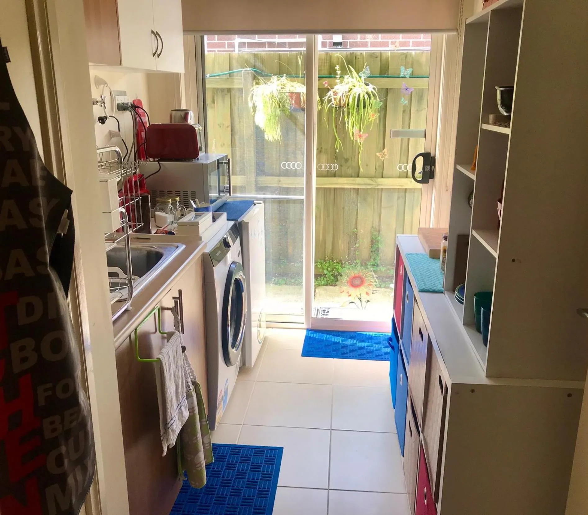 Kitchen or kitchenette in We Love the Bay short stays private suite 1 to 4 days