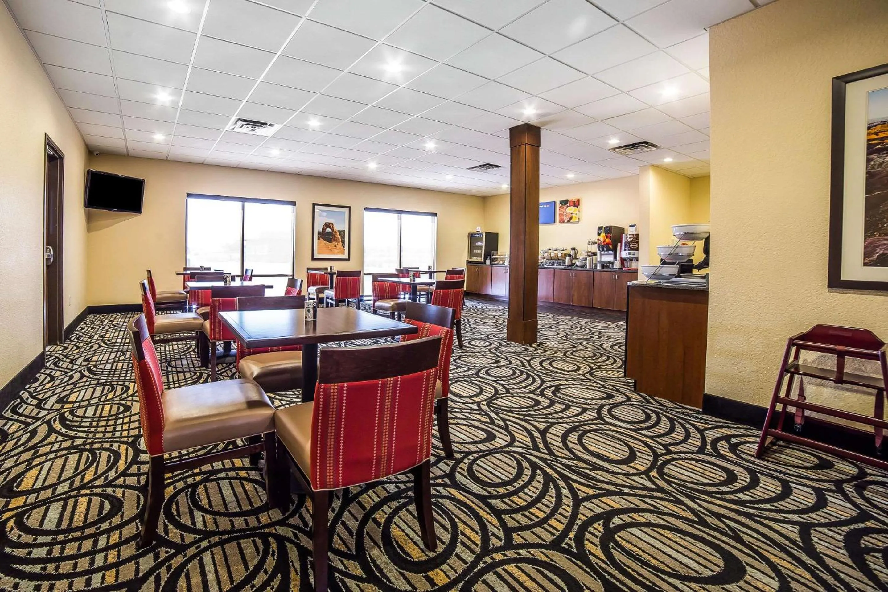 Breakfast in Comfort Inn Ballard-Roosevelt