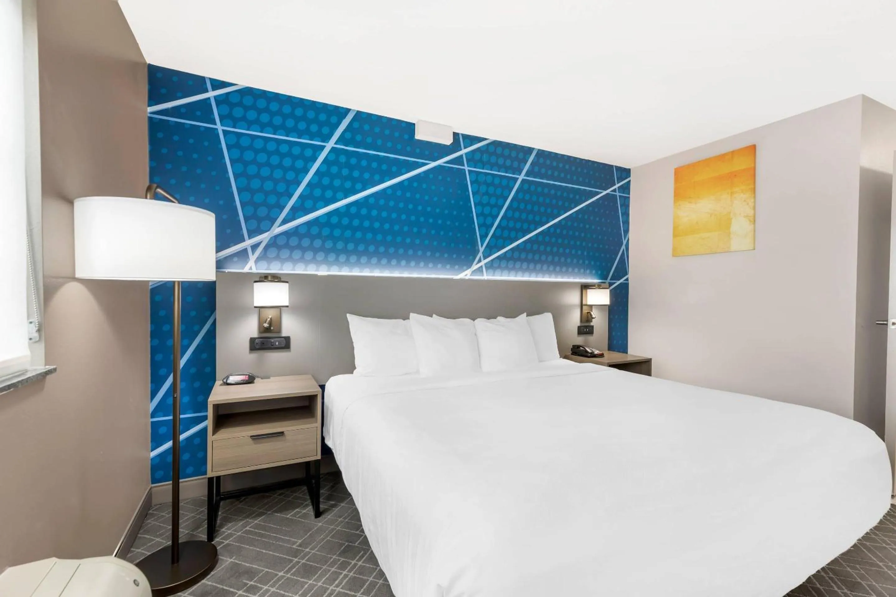 Bedroom, Bed in Comfort Inn Ballard-Roosevelt