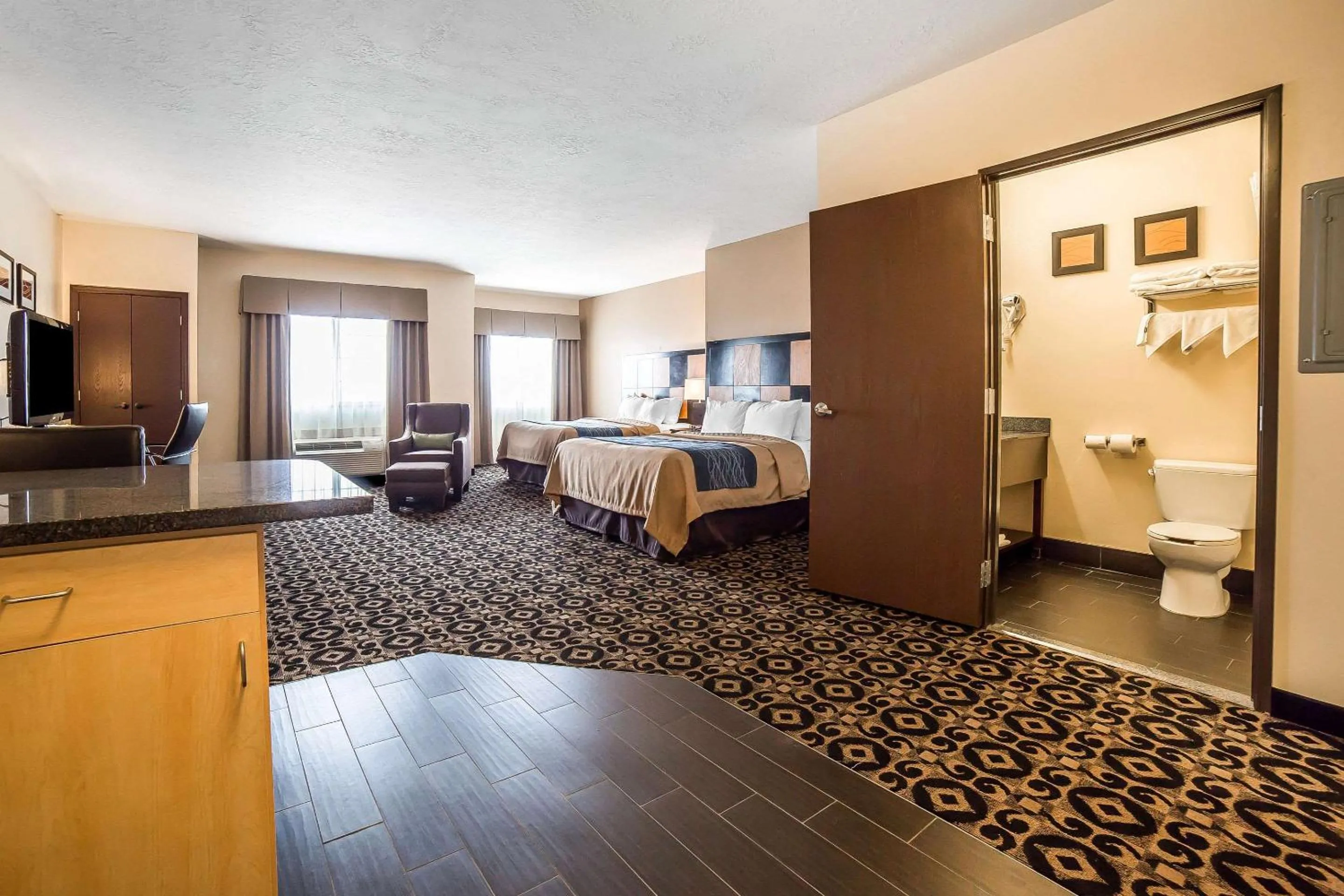 Bedroom, Bed in Comfort Inn Ballard-Roosevelt