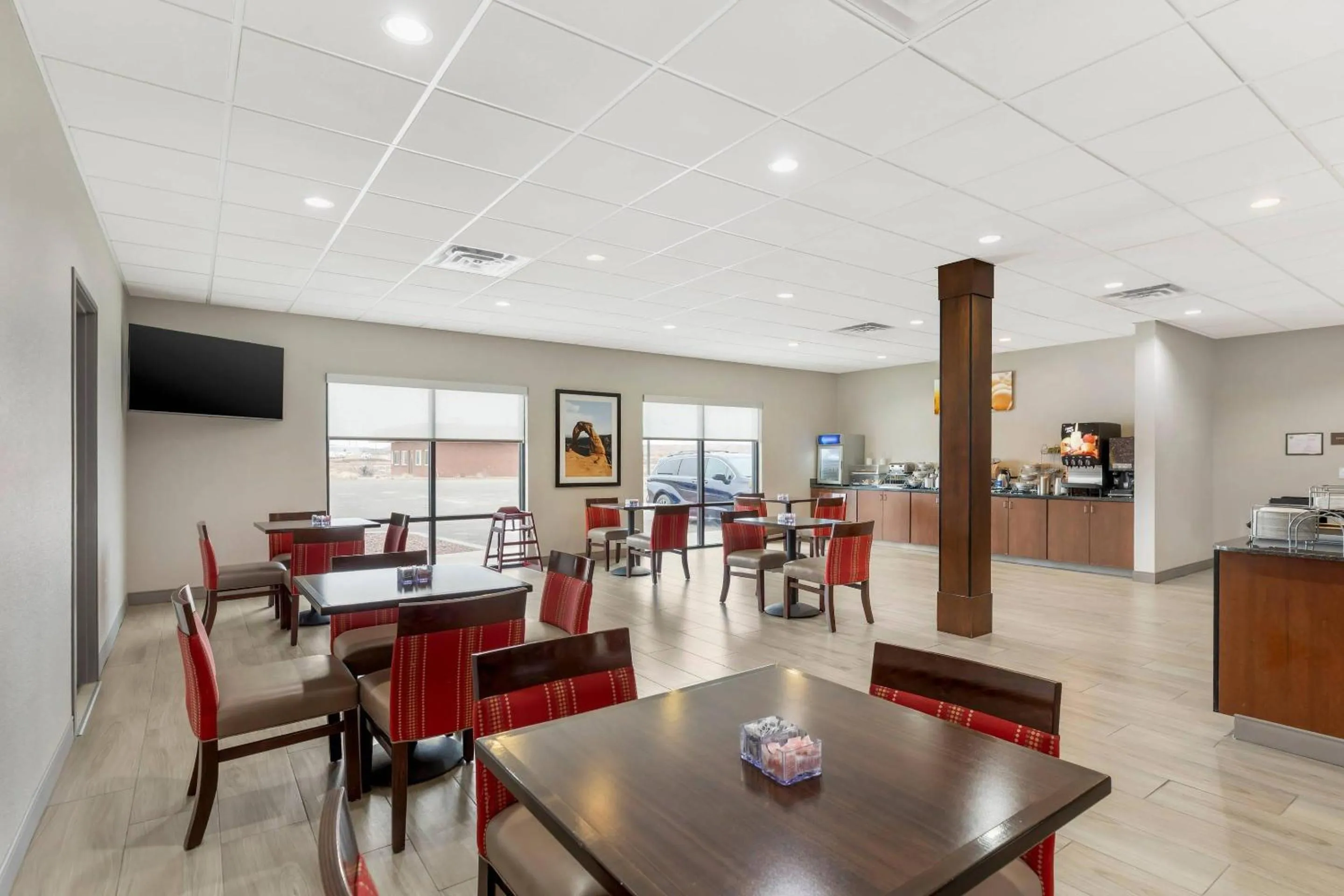 Breakfast in Comfort Inn Ballard-Roosevelt