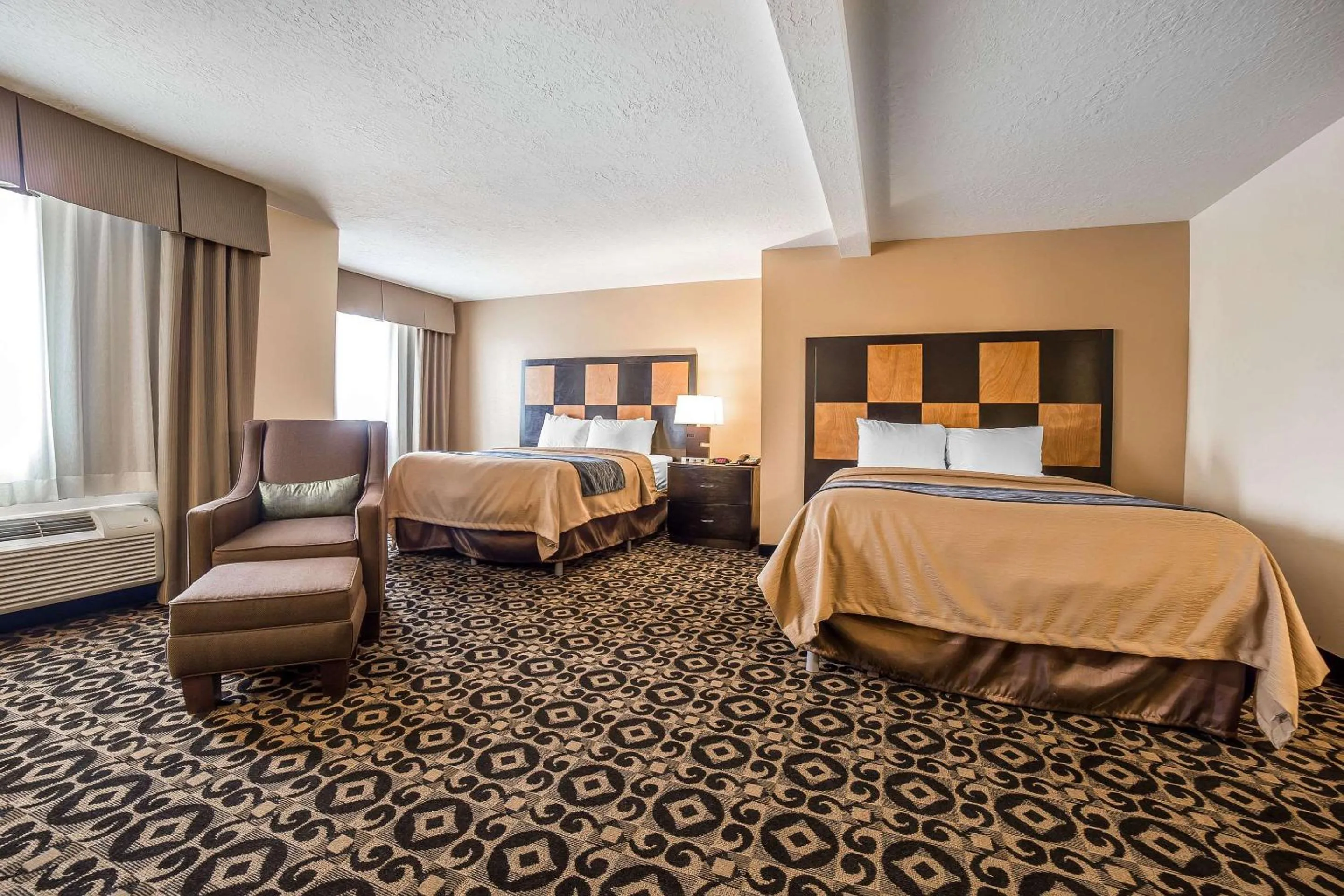 Bedroom, Bed in Comfort Inn Ballard-Roosevelt