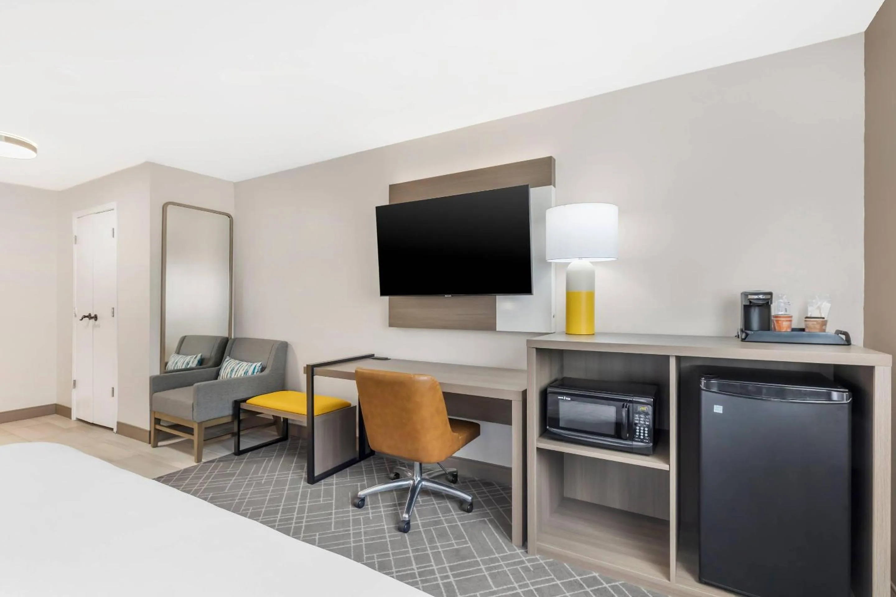 Bedroom, Bed in Comfort Inn Ballard-Roosevelt