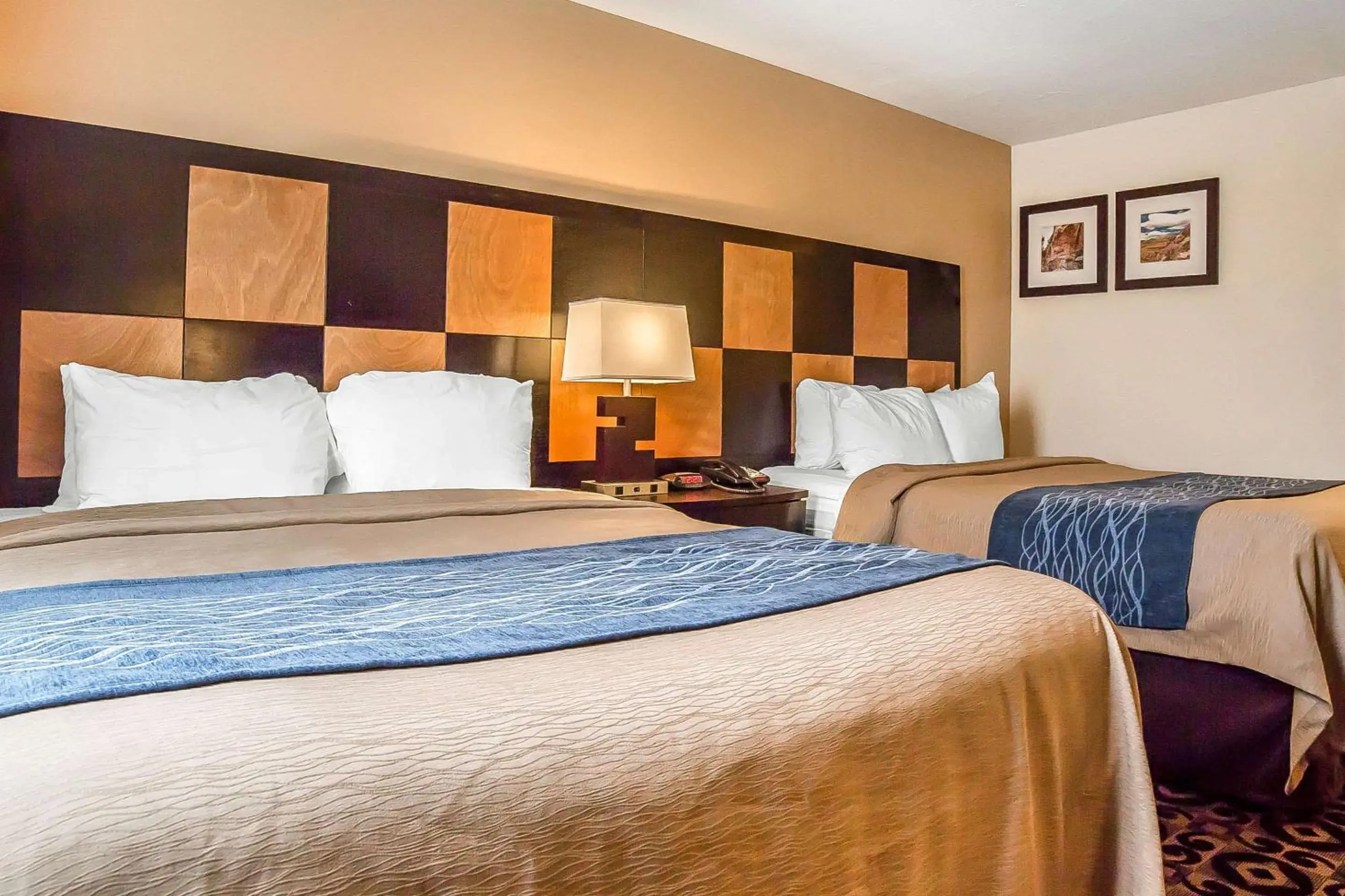 Queen Room with Two Queen Beds - Disability Access/Non-Smoking/Pet Friendly in Comfort Inn Ballard-Roosevelt Queen Room with Two Queen Beds - Disability Access/Non-Smoking/Pet Friendly in Comfort Inn Ballard-Roosevelt