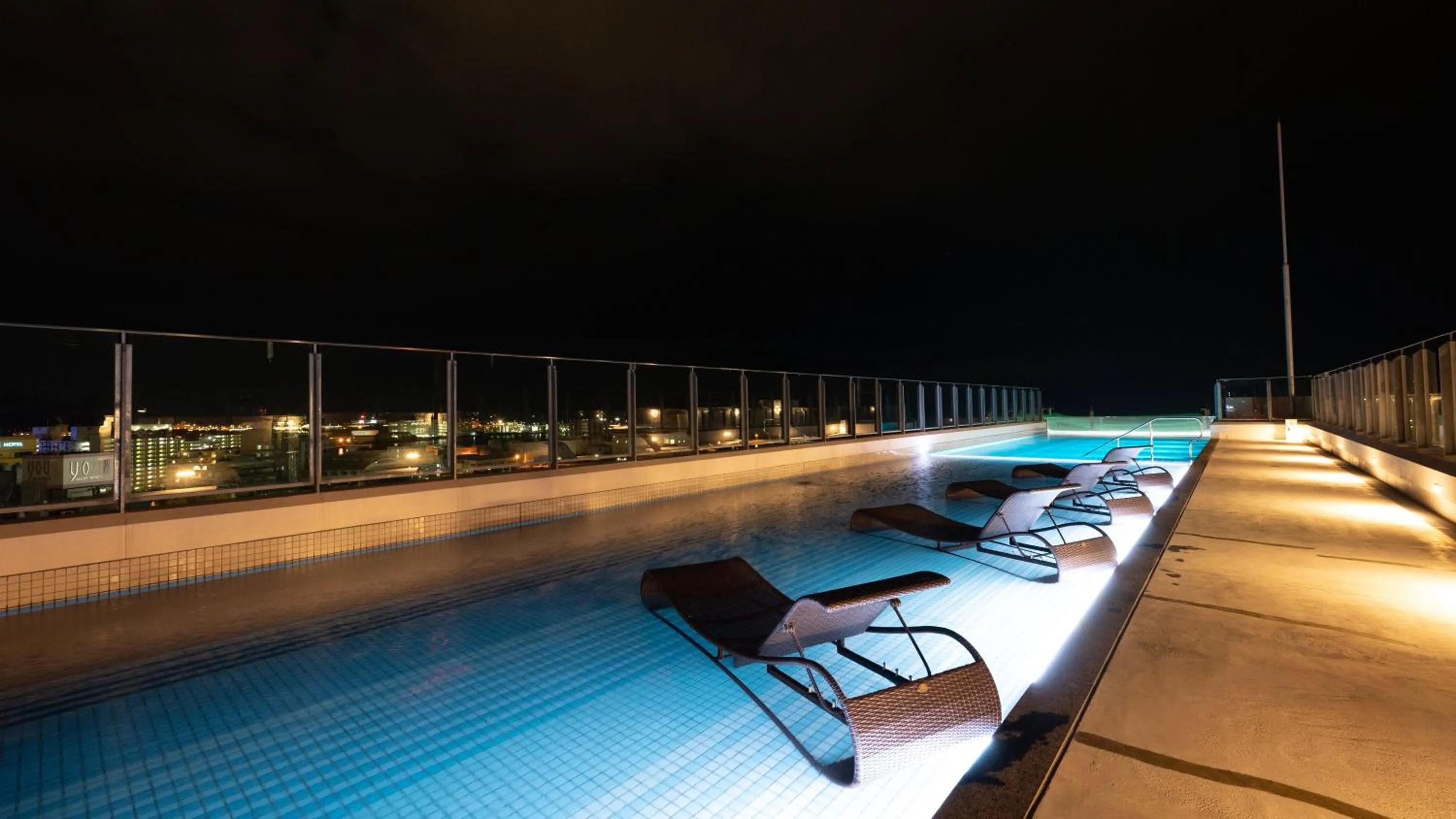 Pool view in HOTEL SANSUI NAHA Ryukyu Onsen Naminoue-No-Yu