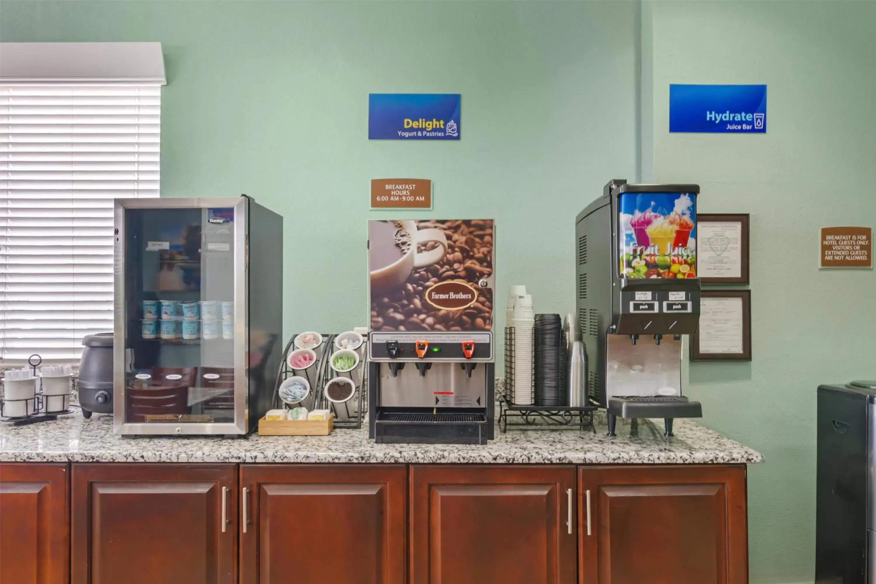 Breakfast in Best Western Teal Lake Inn Breakfast in Best Western Teal Lake Inn